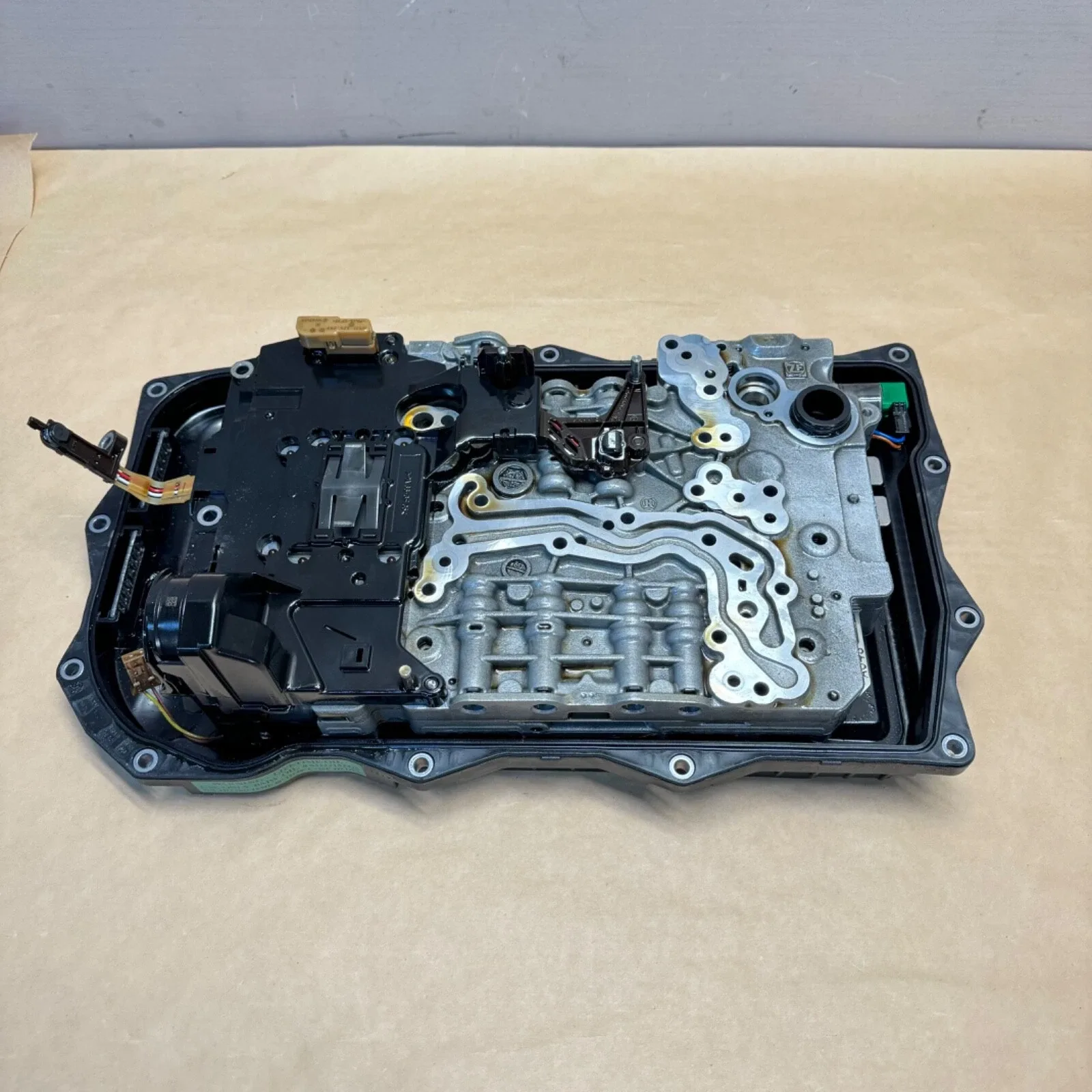 2012-2016 BMW 328i (F30) / 528i (F10) A/T Transmission Valve Body Mechatronic GA8HP45Z
