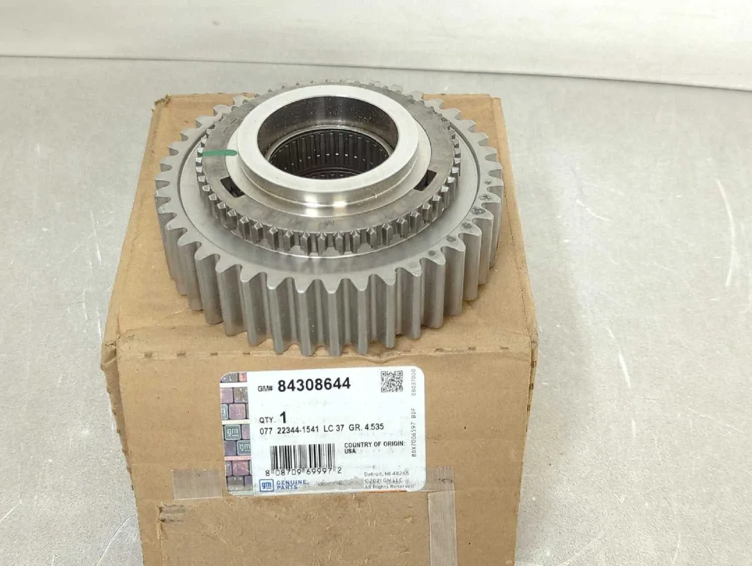 New OEM GM Transfer Case Output Shaft Sprocket 2007-2019 Silverado HD 84308644