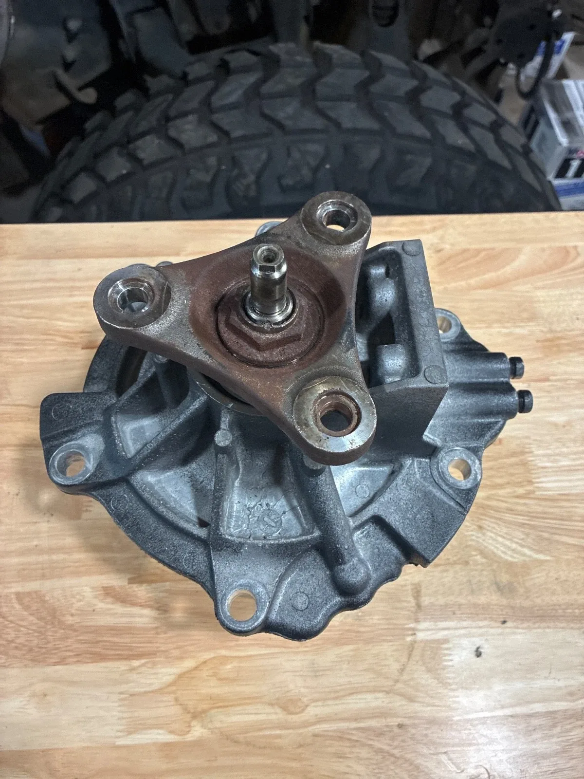 8L90 2WD tail housing with output shaft image 2