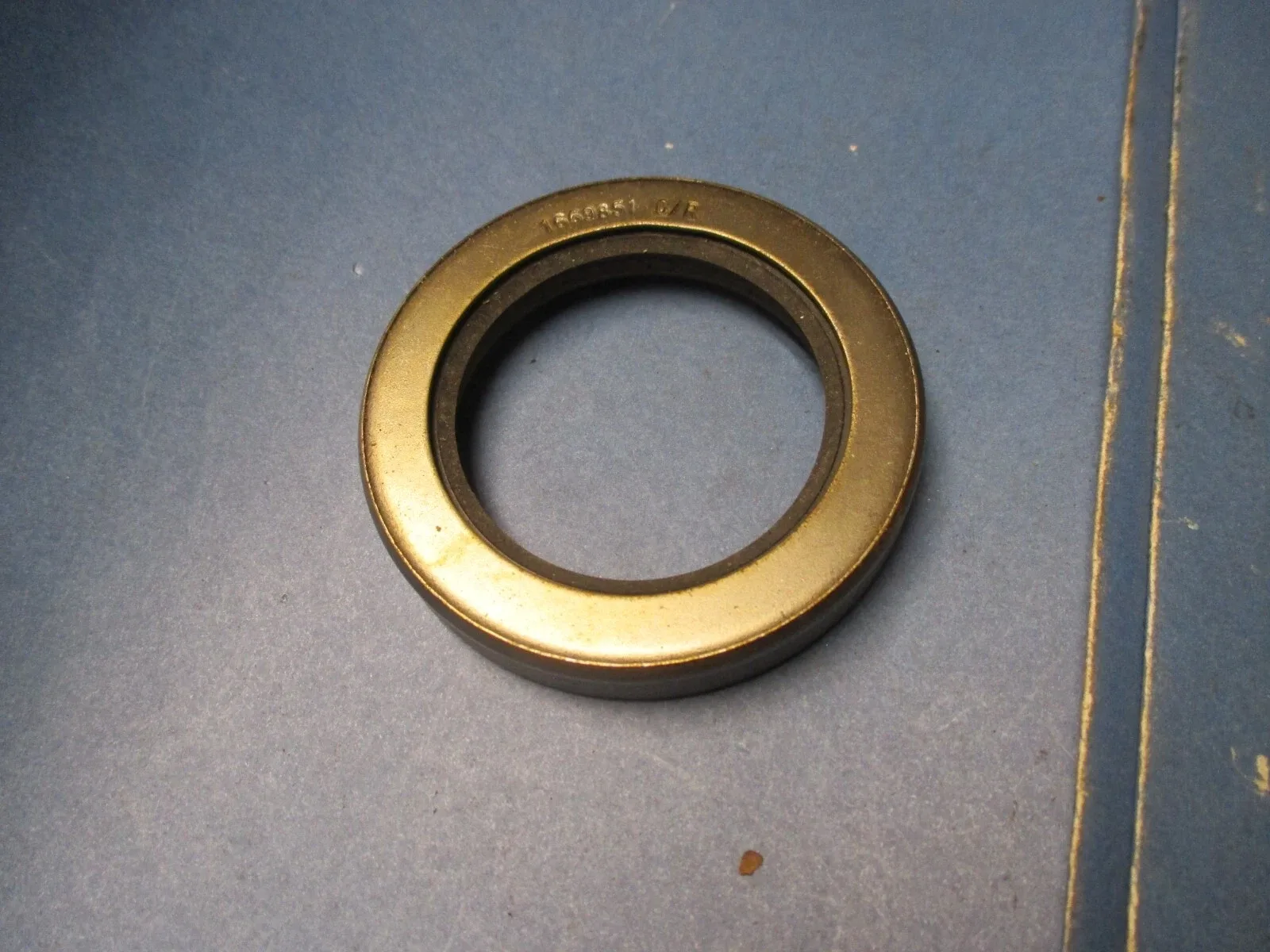 seal,output shaft for auto.trans.new,57-58 dodge trucks 1669851