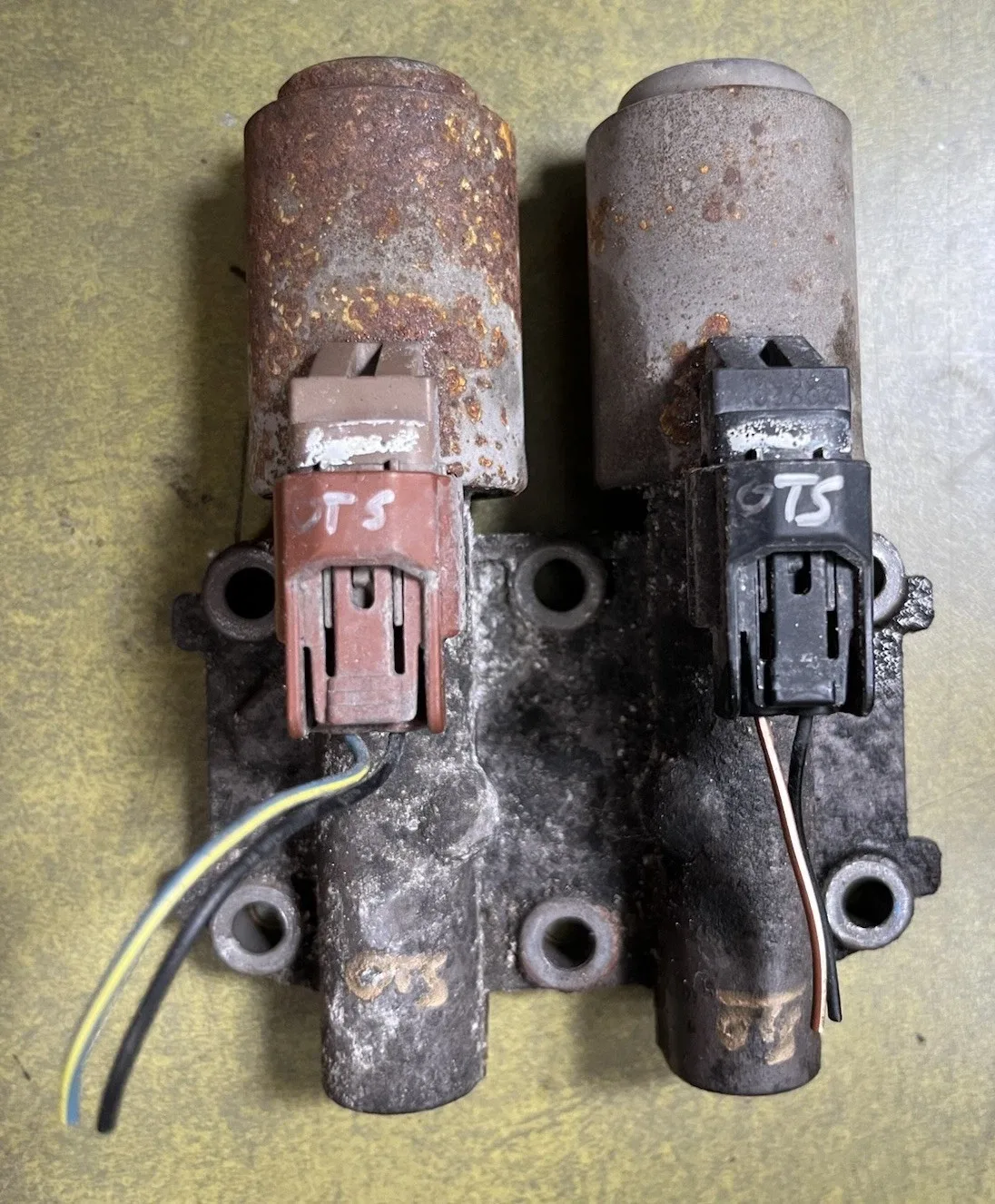 2005 Honda Accord EX 2.4 Shift Linear Solenoid Dual & Single Assembly image 2