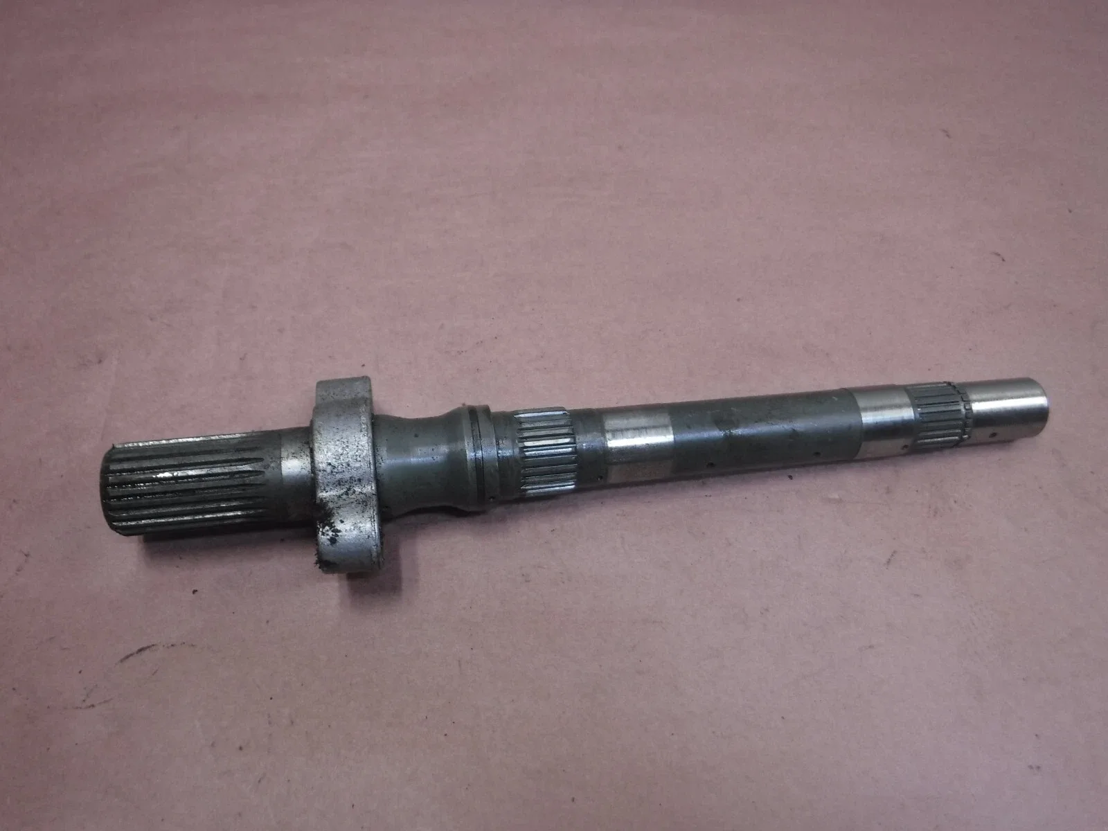 Jeep Cherokee 1991-1996 AW4 Automatic Transmission Output  Tail Shaft 4.0 4WD 23