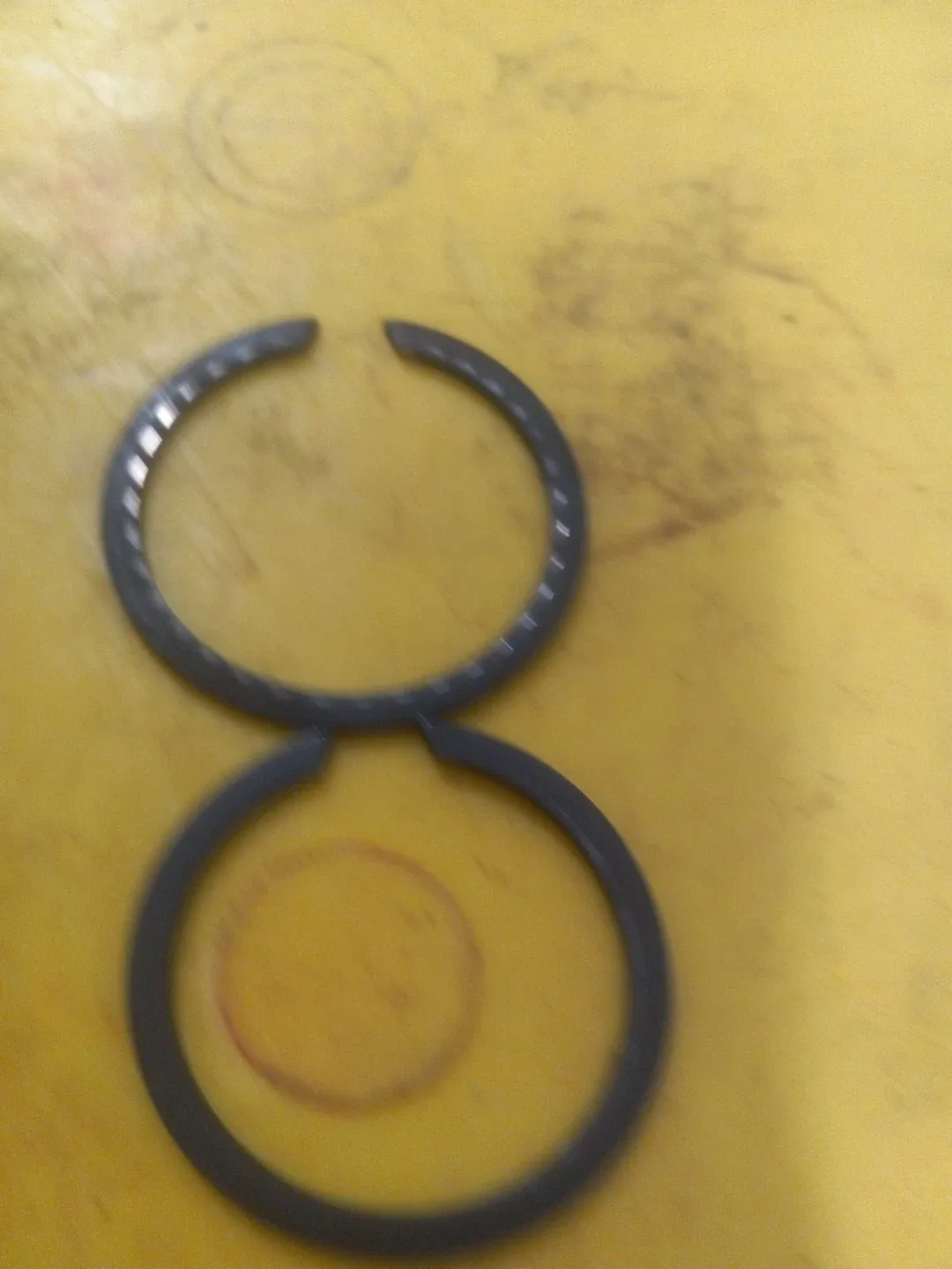 USED C-6 INTERNAL OUTPUT SHAFT SNAP RINGS image 2