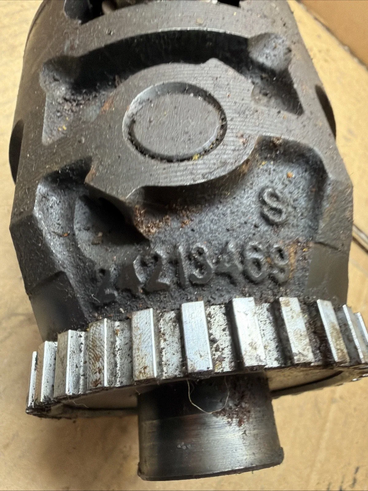 GM Transmission Differential Assembly With Output Shaft 24213469 image 2