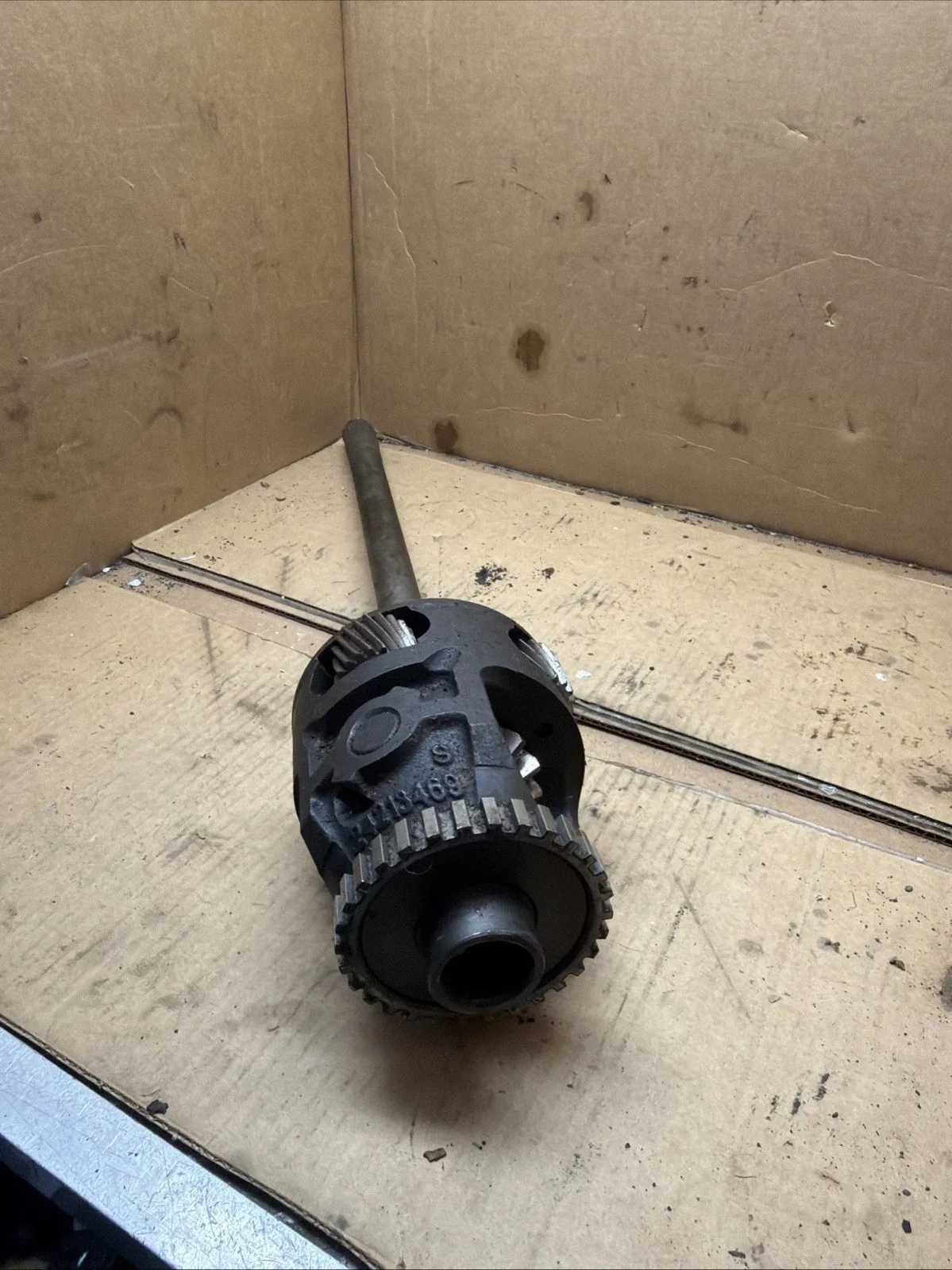 GM Transmission Differential Assembly With Output Shaft 24213469 image 3