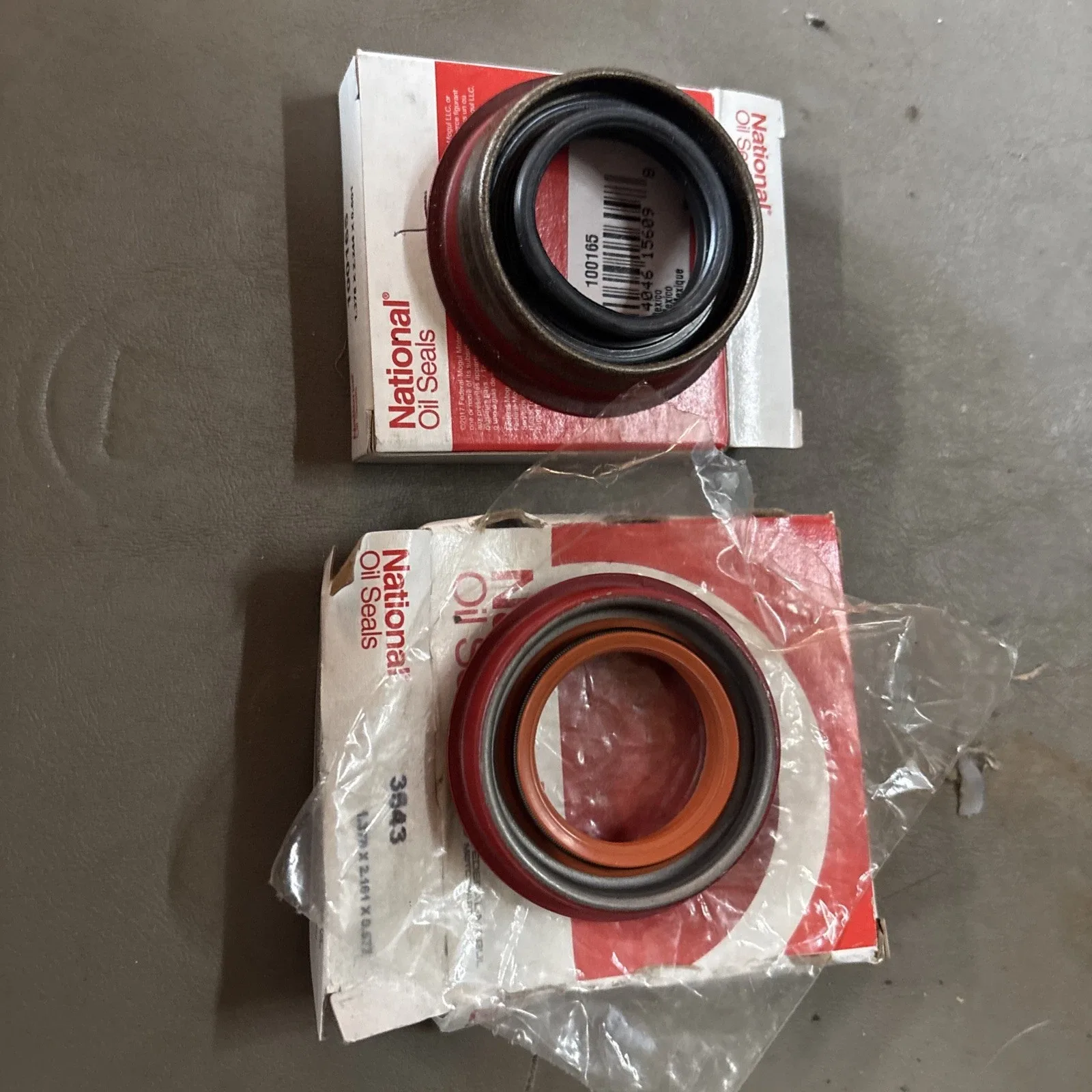 National Right & Left Transmission Output Shaft Seal 2000-2011 Chevrolet Impala