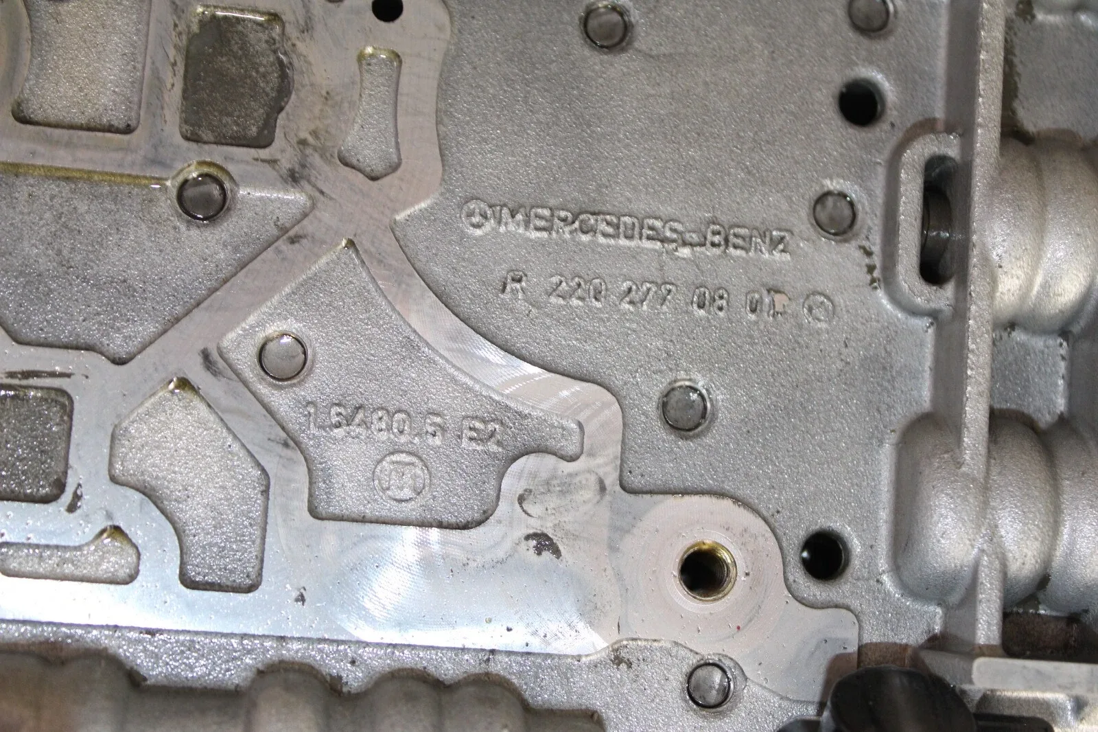 Mercedes-Benz 7G (722.9) Valve Body 2202771701 image 2