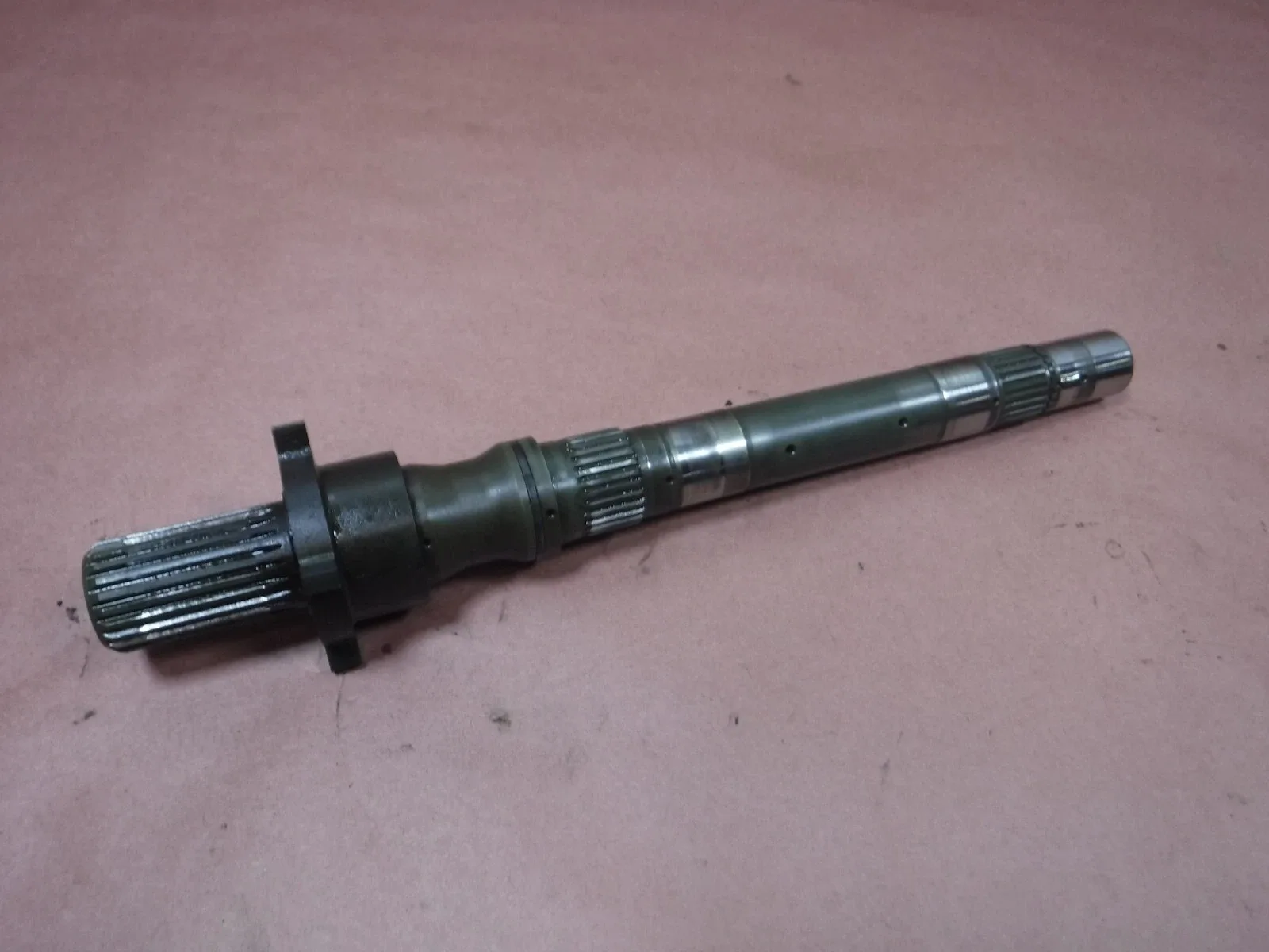 Jeep Cherokee 1998-2001 4.0 6 Cyl AW4 Automatic Transmission Output Tail Shaft