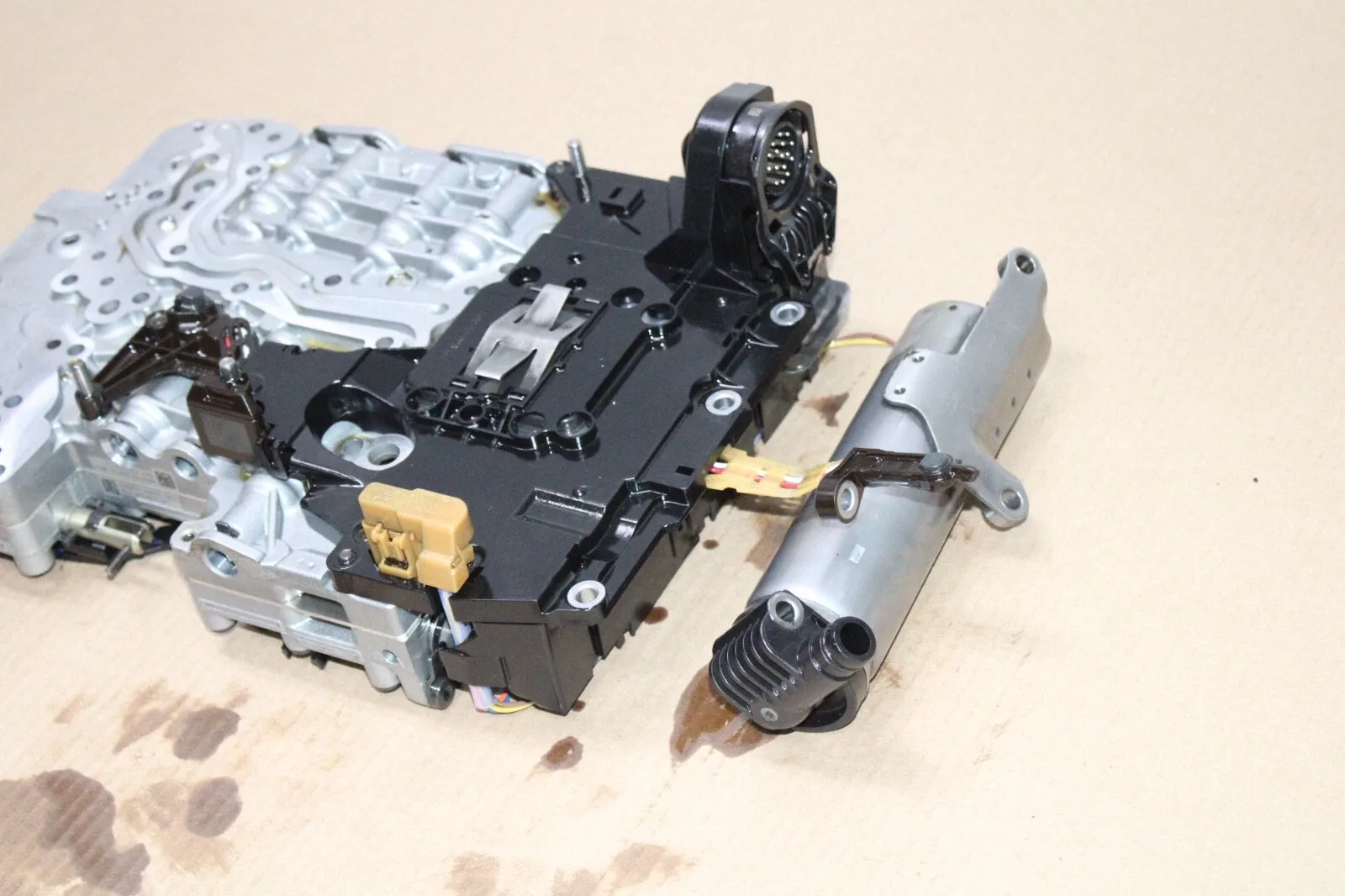 2015 BMW F33 428i Mechatronic Valve Body 24347647840 image 2