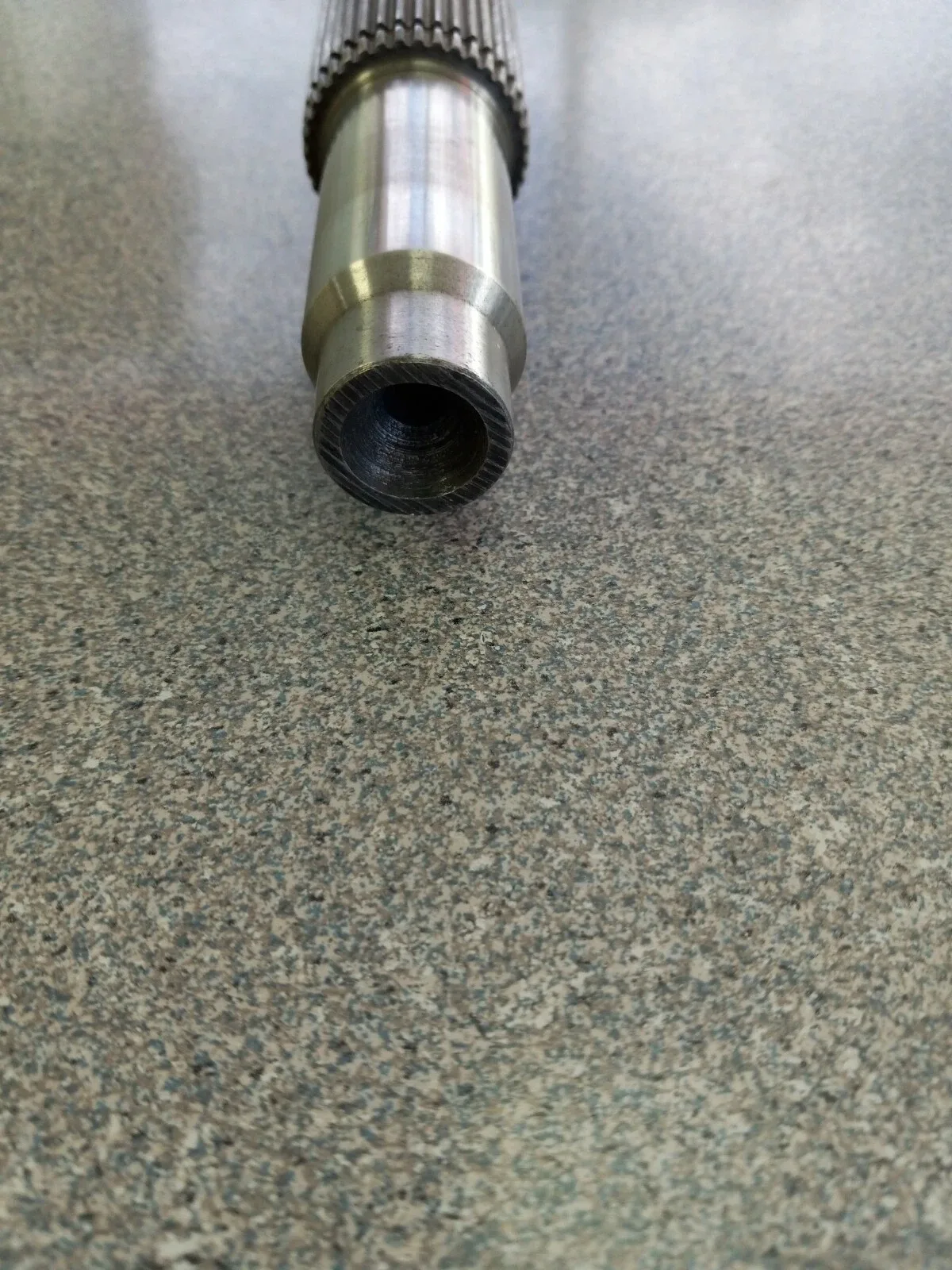 700 R4 4x4 Output Shaft Used 13 1/4 Inch Longq image 2