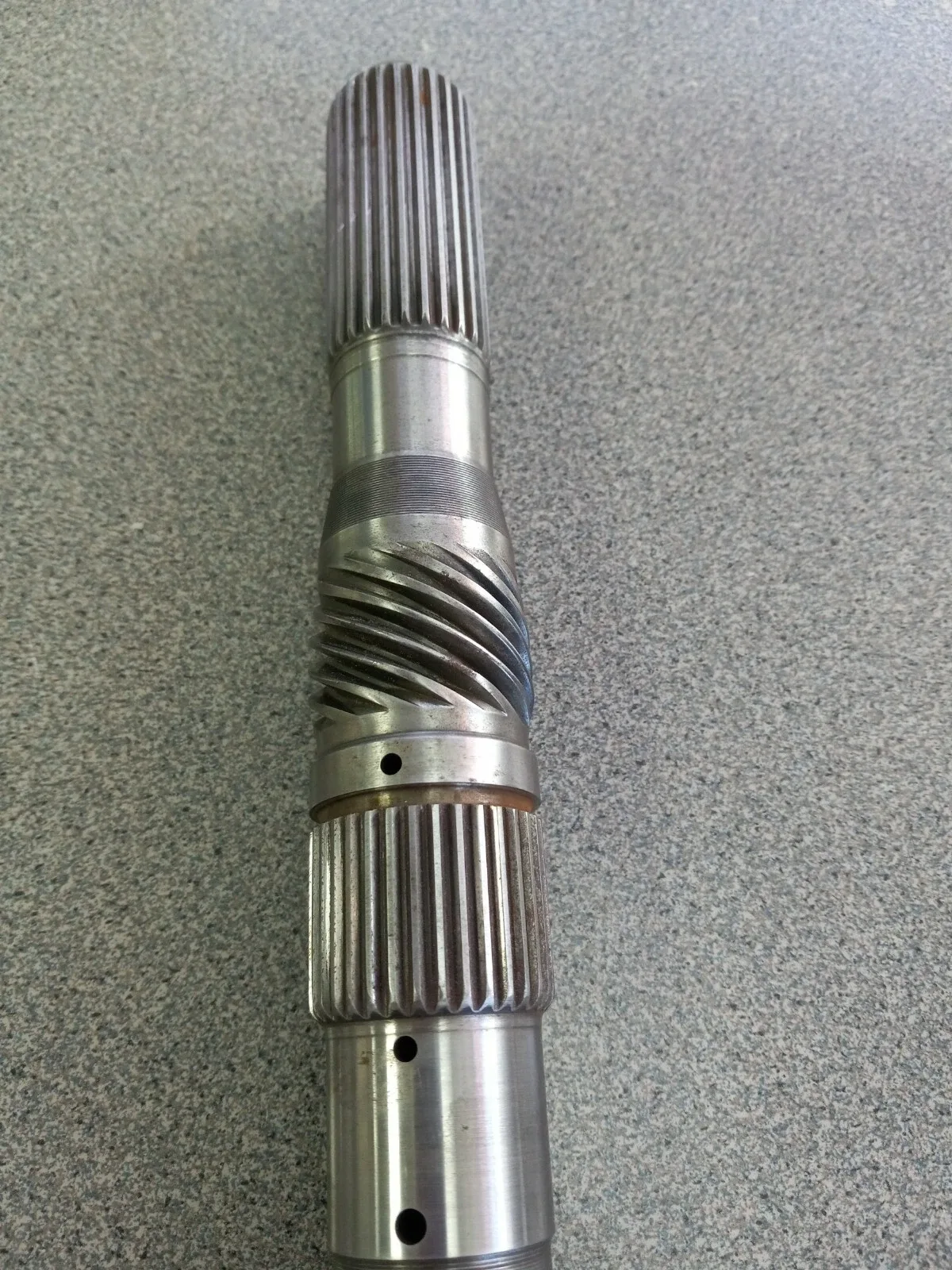 700 R4 4x4 Output Shaft Used 13 1/4 Inch Longq image 4