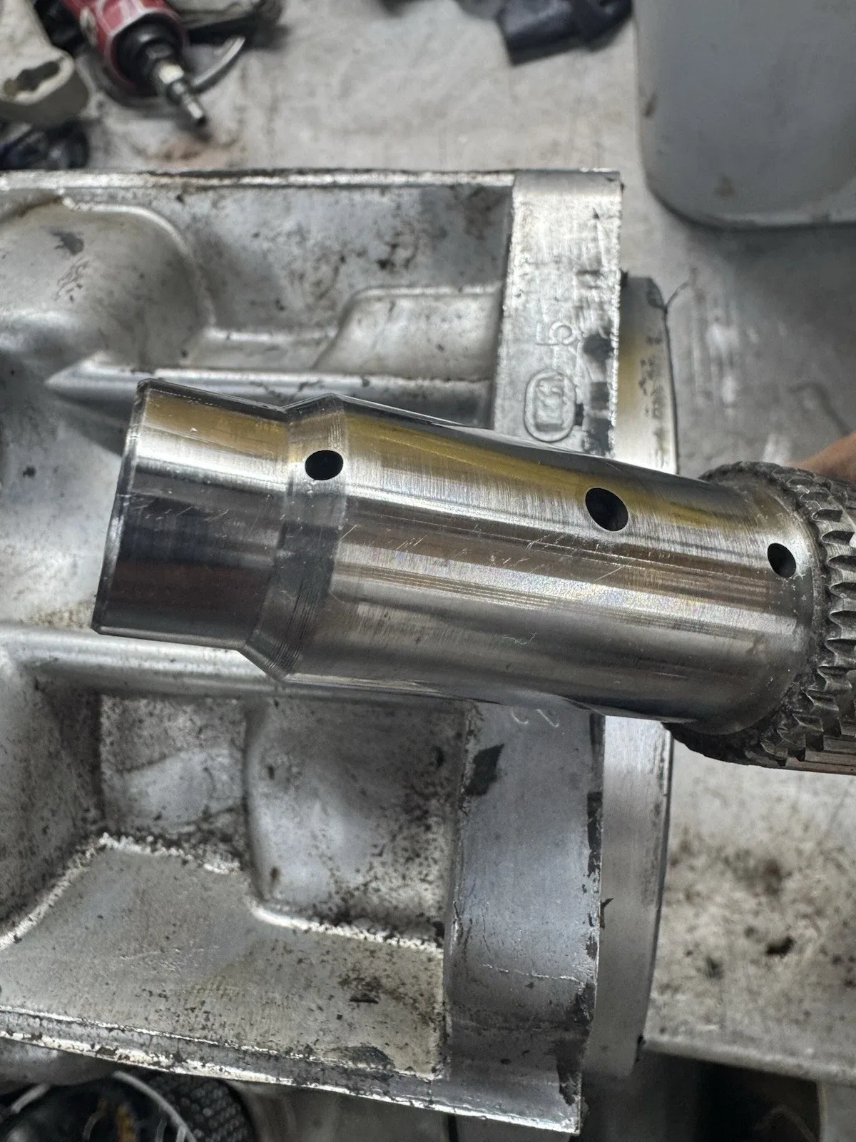 93+ 4L60E 4L65E 4x4 Output Shaft 4WD Transmission GM OEM 4 Wheel Drive image 2