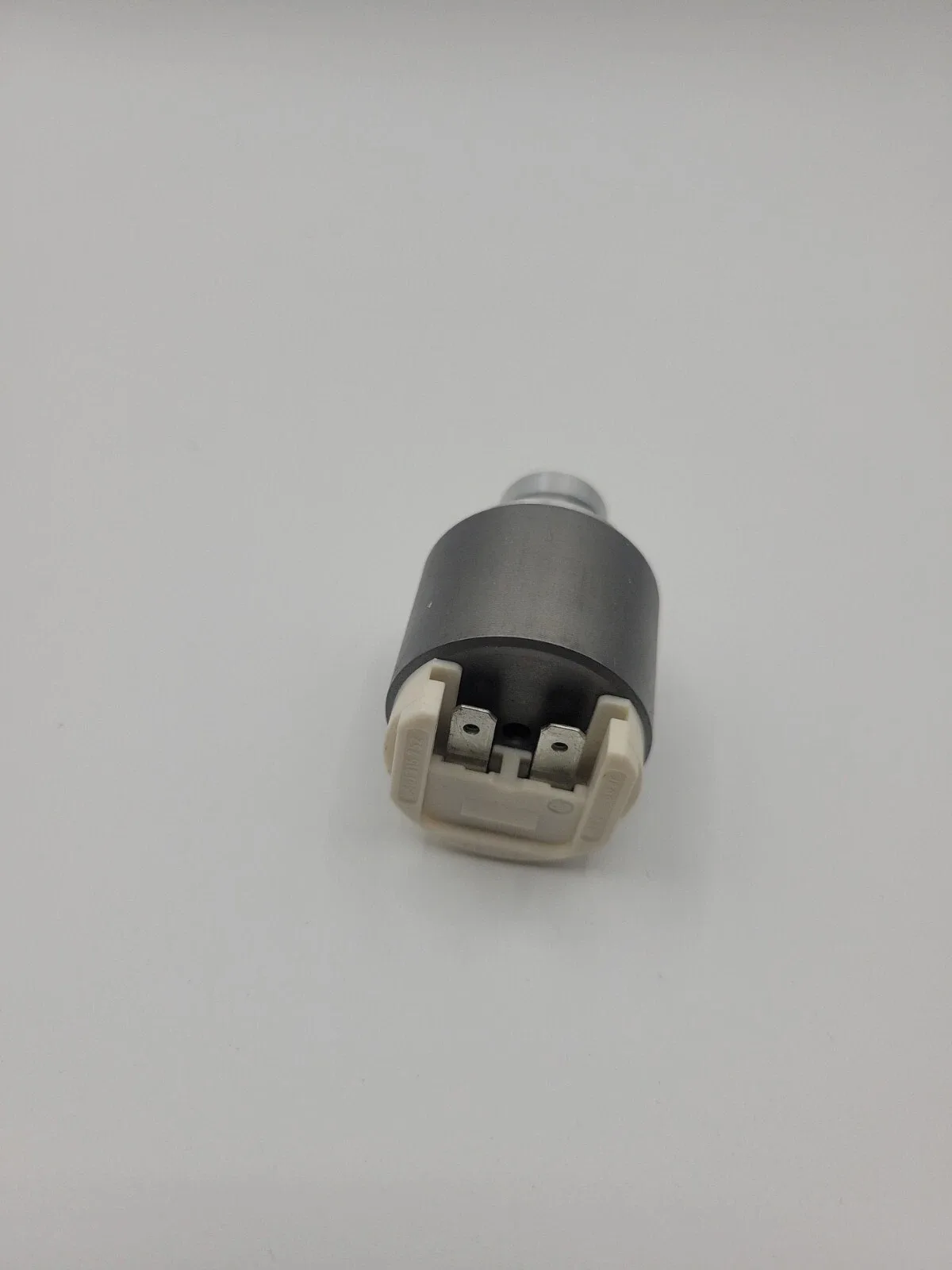 Jaguar Shift Solenoid JLM20164 image 3