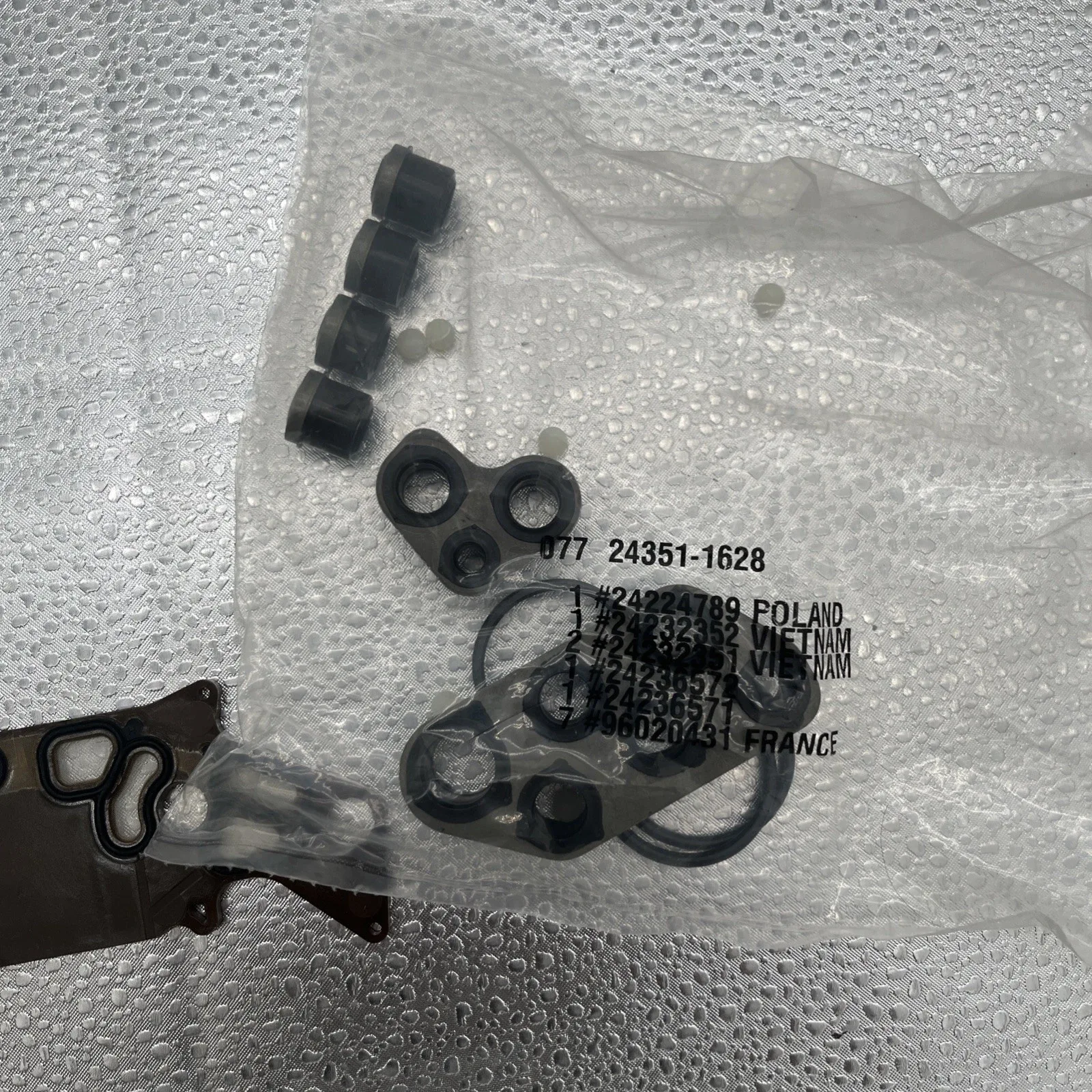2006 - 2014 Chevrolet Auto Transmission Control Solenoid Filter Plate 24236934 image 3