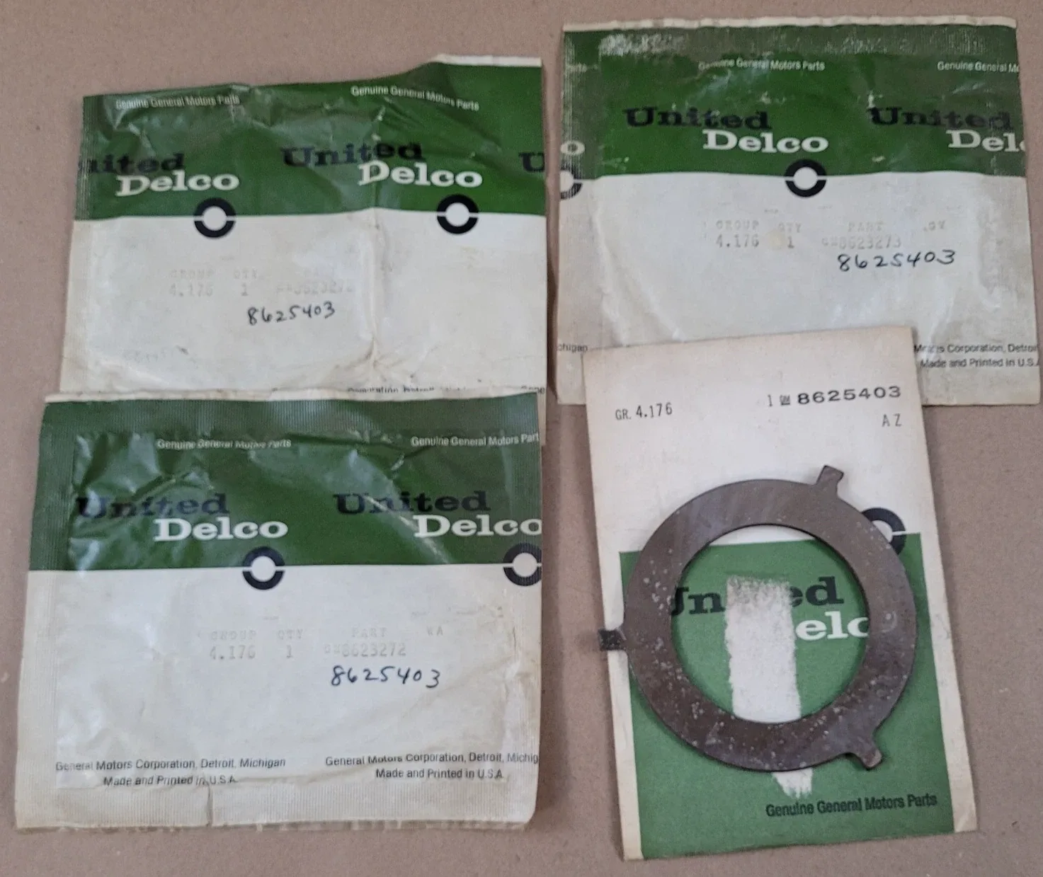 4 NOS GM 8625403 8623272 Auto Trans Output Shaft Thrust Washers 1964-90 GM Chevy