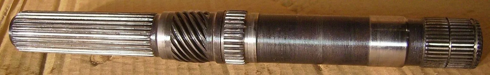 GM TH 2004R Transmission Out Put Shaft -