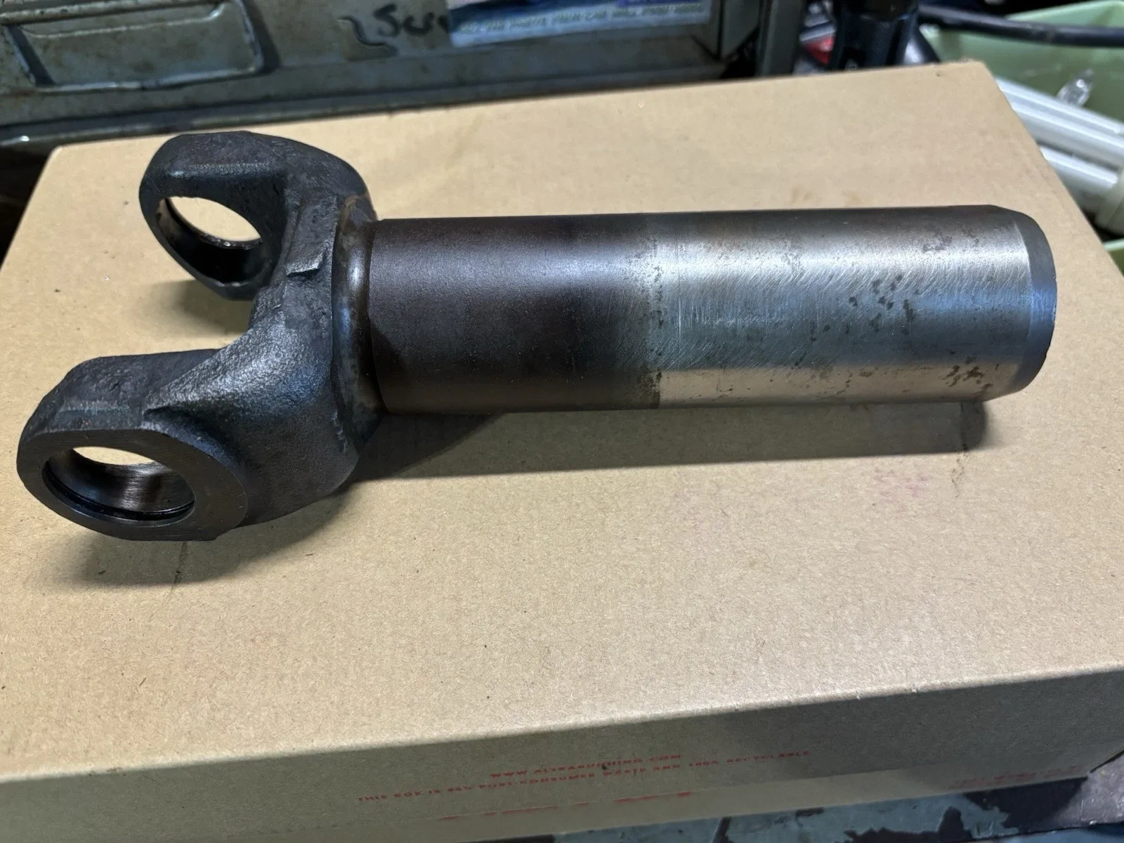 GM Turbo 400 32 Spline Transmission Yoke image 2
