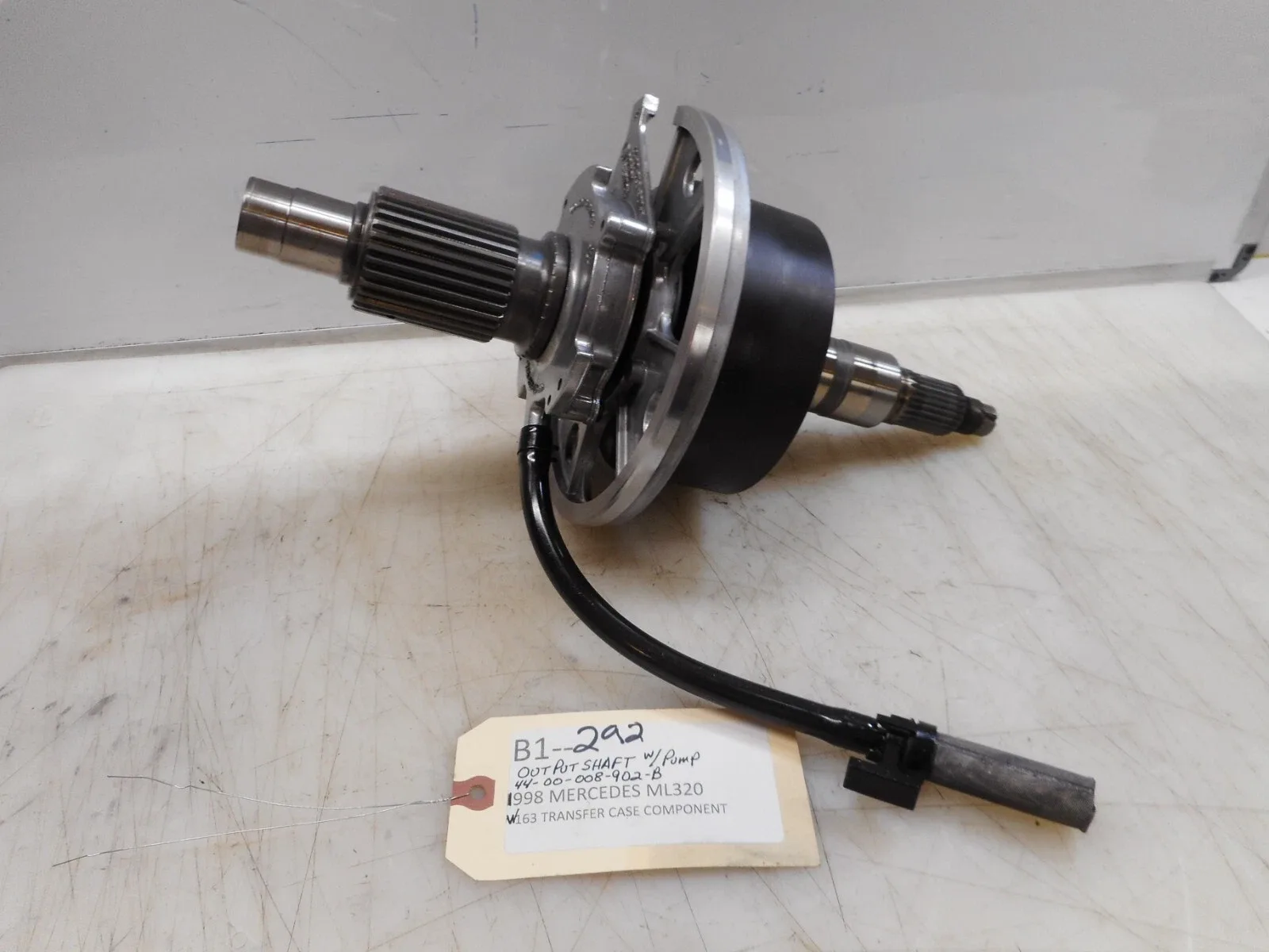 1998 MERCEDES ML320 OUTPUT SHAFT W/ PUMP 4400008902B image 3