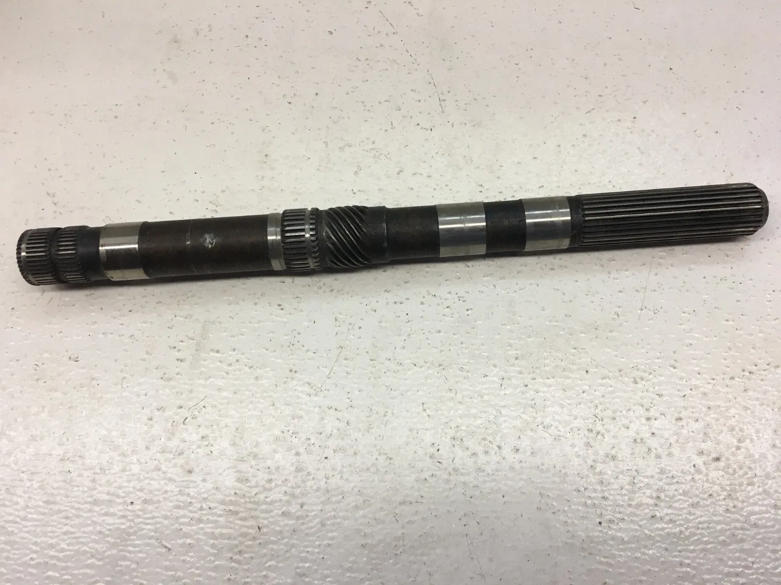 GM NOS 1976-78 Hydramatic Transmission Output Shaft 8628800 Automatic image 3