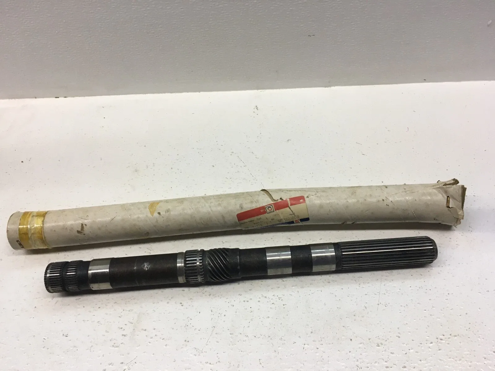 GM NOS 1976-78 Hydramatic Transmission Output Shaft 8628800 Automatic