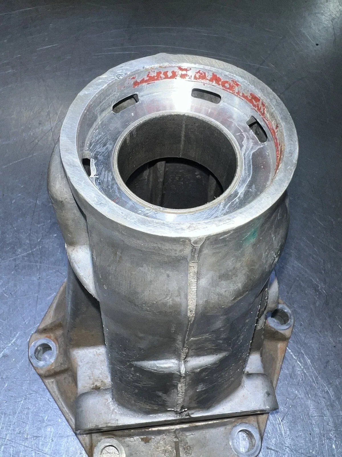4l60e 4l65e 4l70 Transmission 2WD Tail Housing image 2