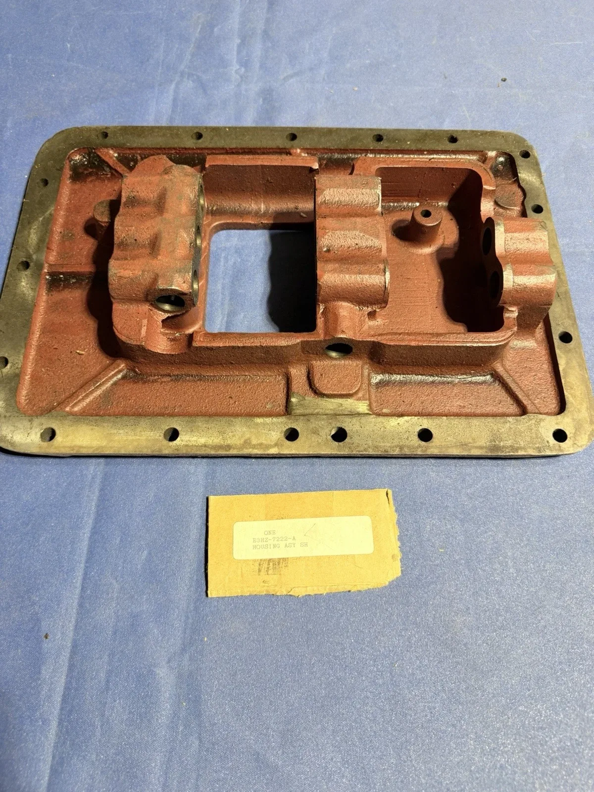 1983 FORD F-600 F-700 F-800 TRANSMISSION HOUSING COVER OEM NEW E3HZ-7222-A NOS