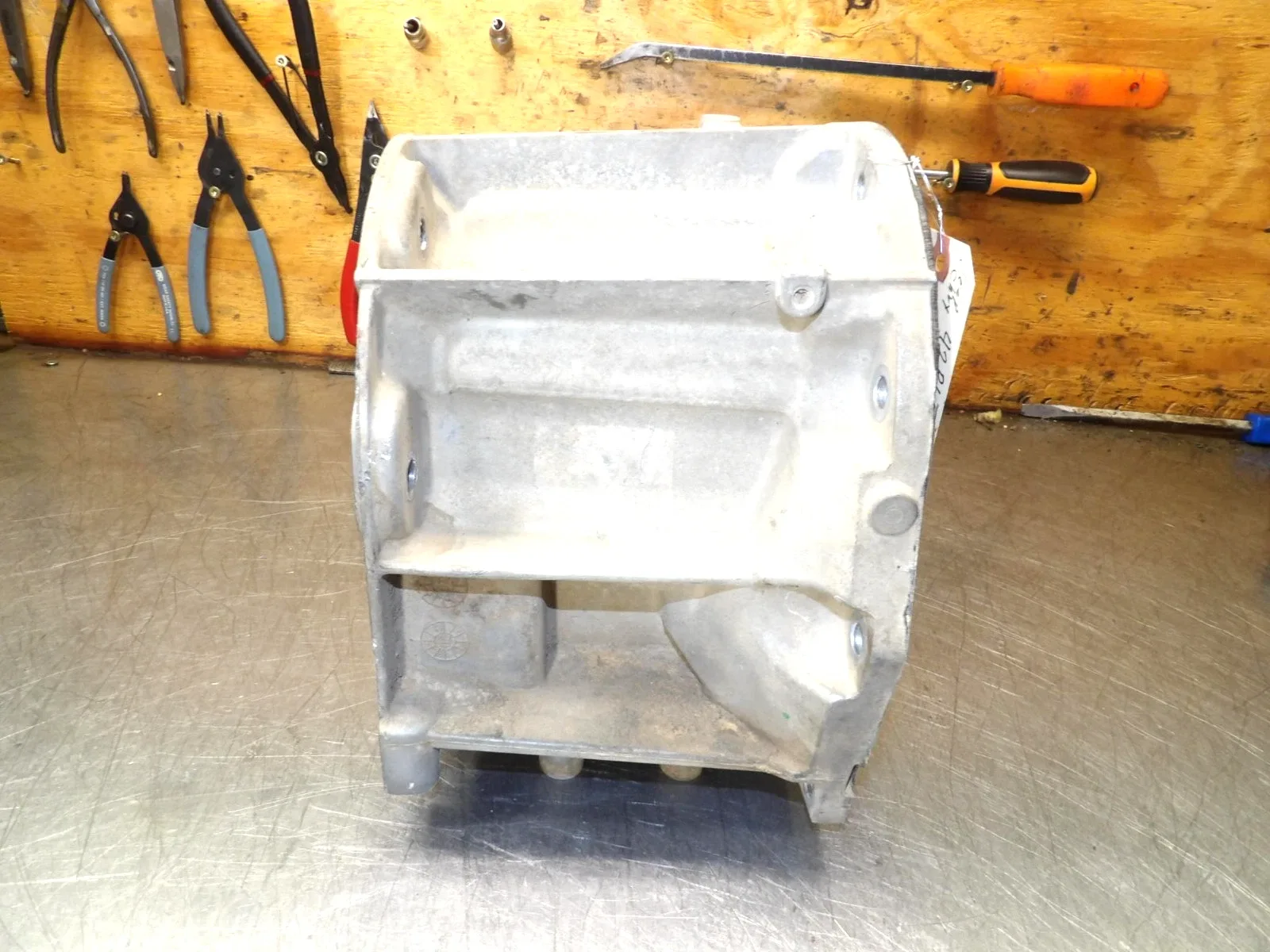 Jeep   42RLE  Automatic Transmission  "  4X4 Output Housing  "  Very Good image 2