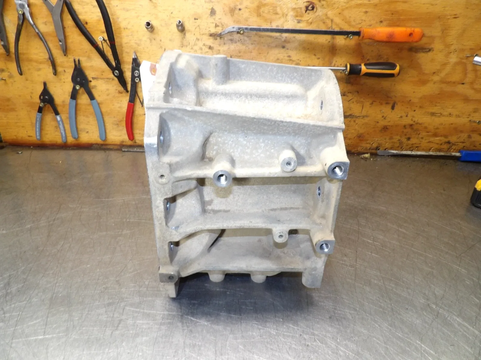 Jeep   42RLE  Automatic Transmission  "  4X4 Output Housing  "  Very Good