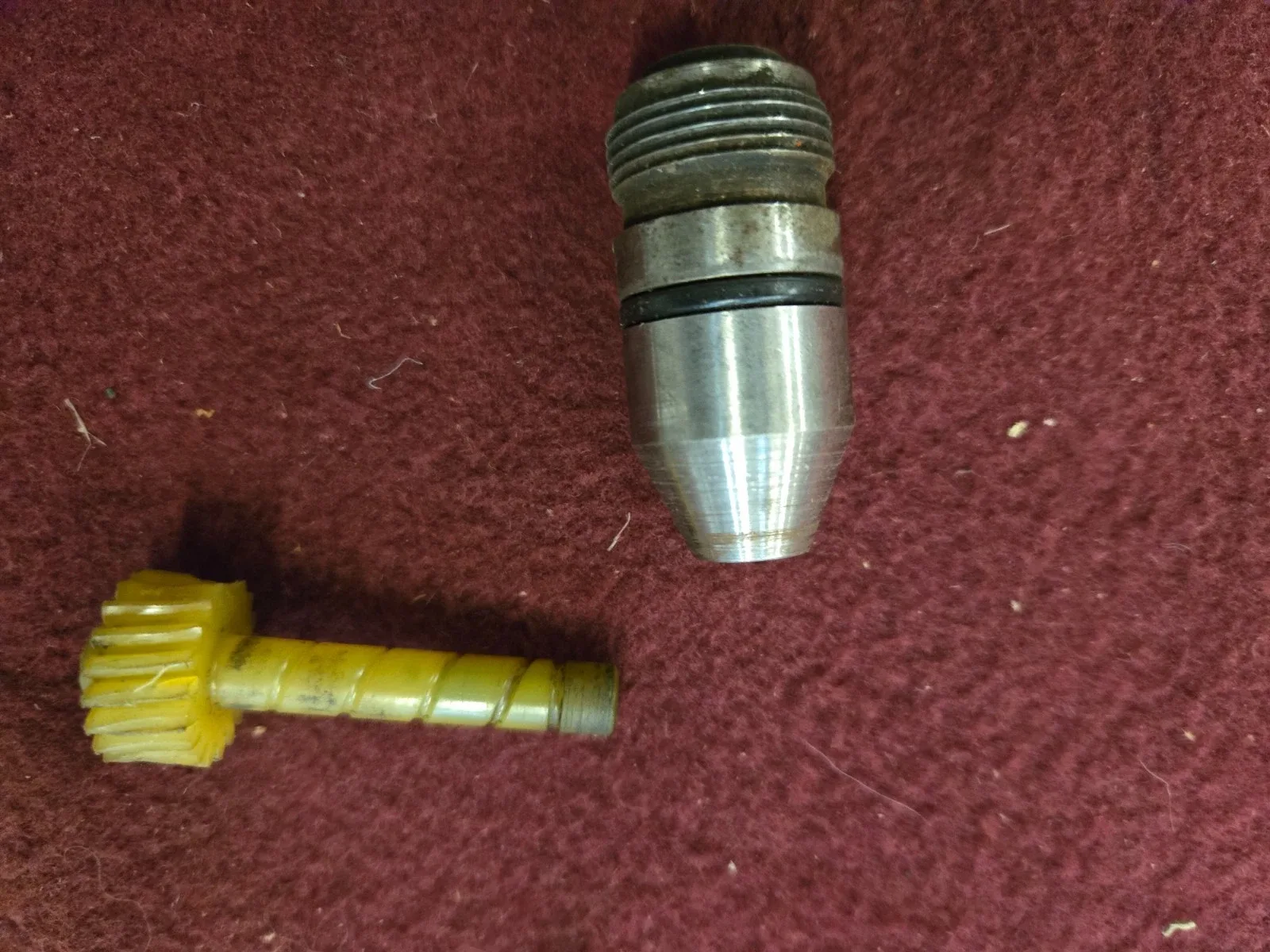 Power Glide Muncie Transmission speedometer housing and 19 tooth gear image 3