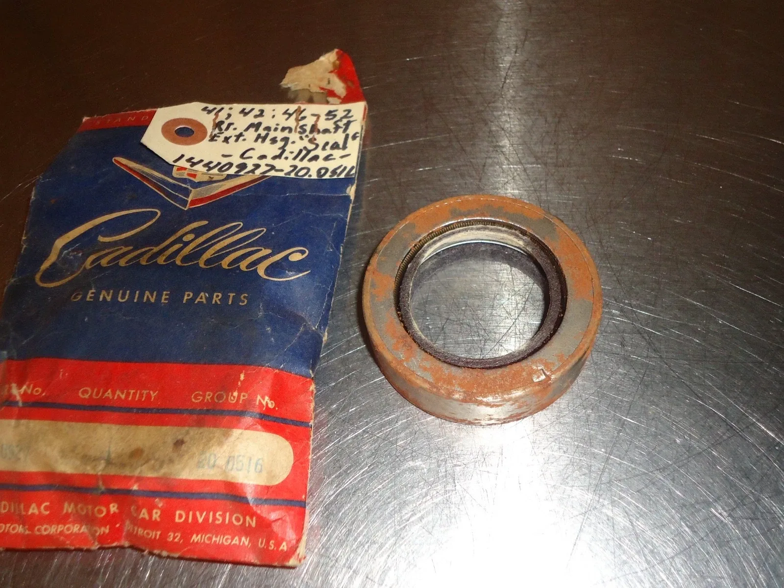 New NOS GM Transmission Tail Shaft Housing Seal 1440927 1941-1952 Cadillac image 3