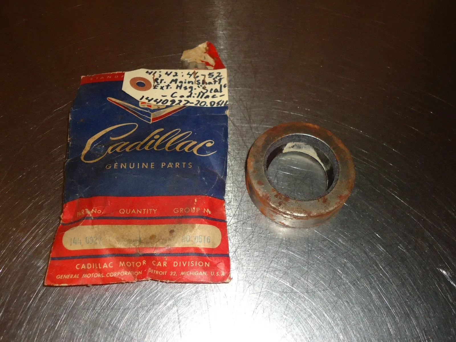 New NOS GM Transmission Tail Shaft Housing Seal 1440927 1941-1952 Cadillac
