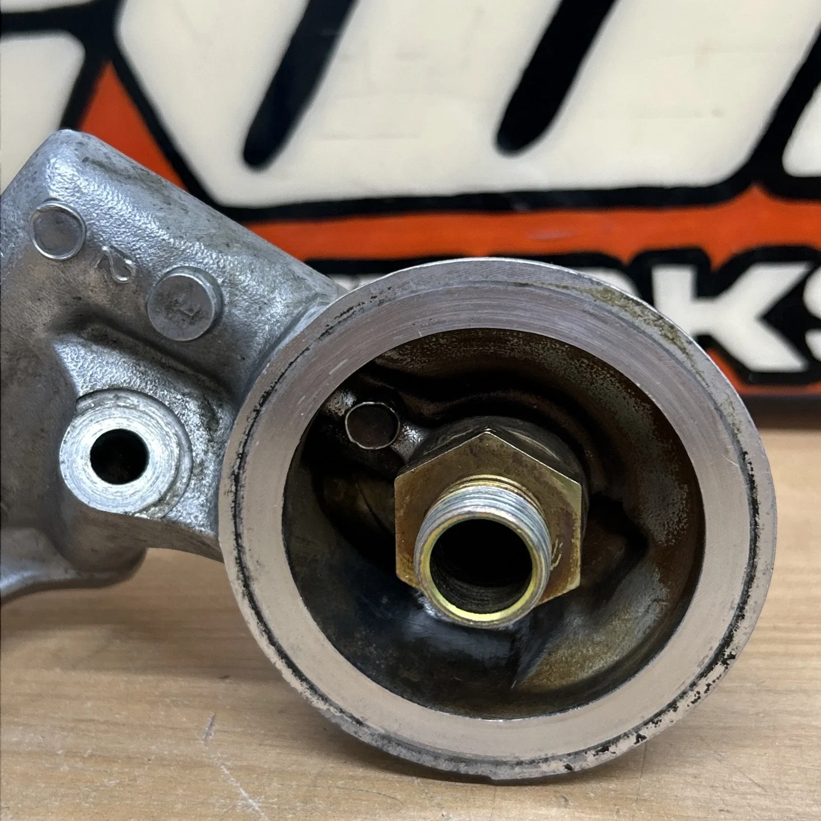 1992-1995 Lexus SC400 Oil Filter Housing OEM image 2