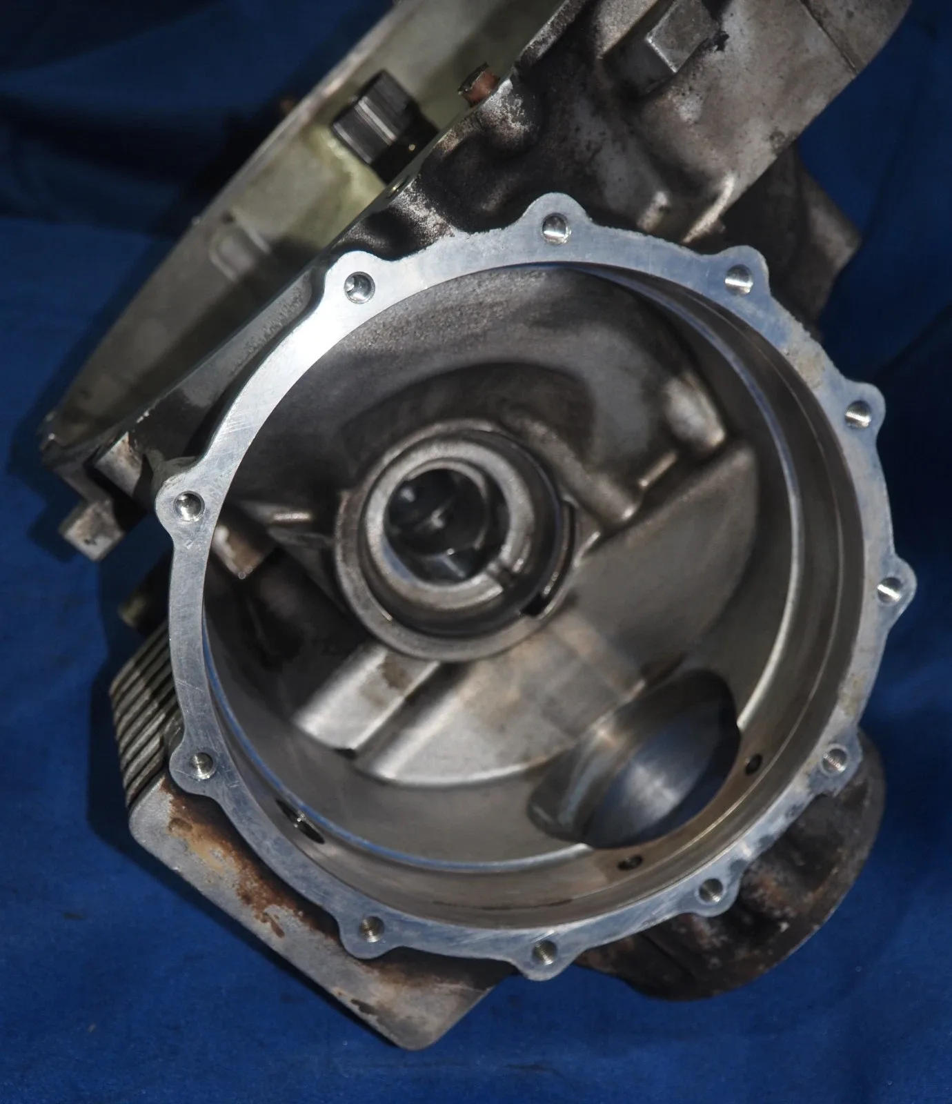 1989-1998 Posche 993 964 911 C2 Tiptronic Transmission Differential Bell Housing image 4