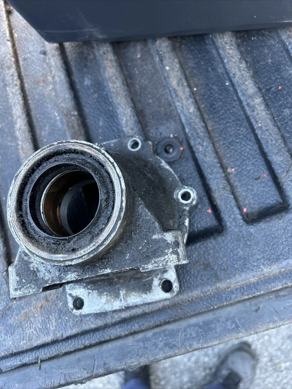 TH400 Tail Shaft Housing 8624486 Turbo 400 4 Inch Short Tail Housing ORIGINAL GM image 2