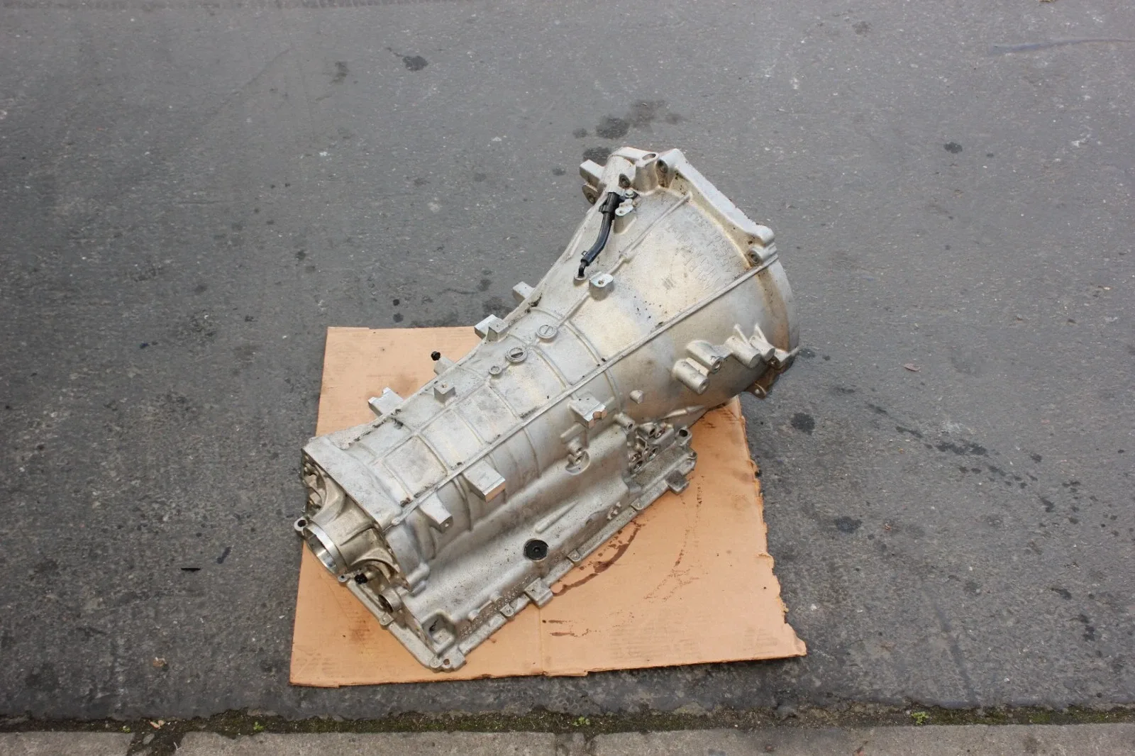 OEM 2021 HYNNDAI GENESIS G80 A8LR1 TRANSMISSION HOUSING CASE 45241-47350 image 4