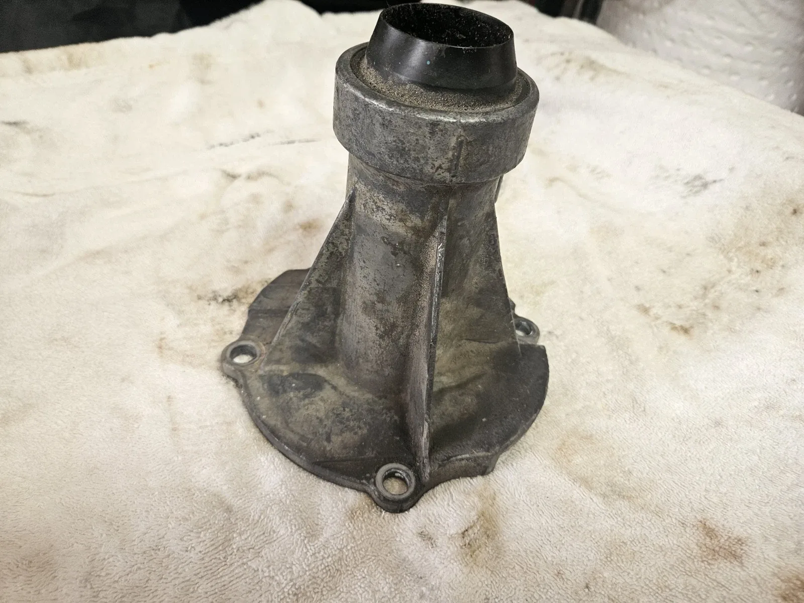 Ford BW1356 Transfer Case Tail Housing without Speedo Hole
