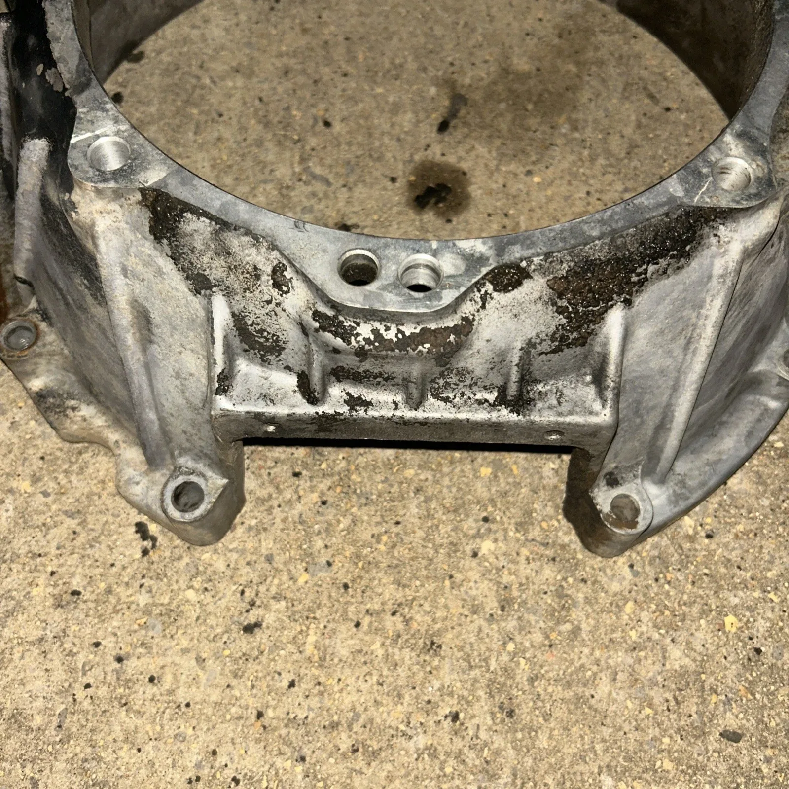 1990 91 92 93 Isuzu NPR Diesel Transmission Bell Housing READ 89 88 image 2