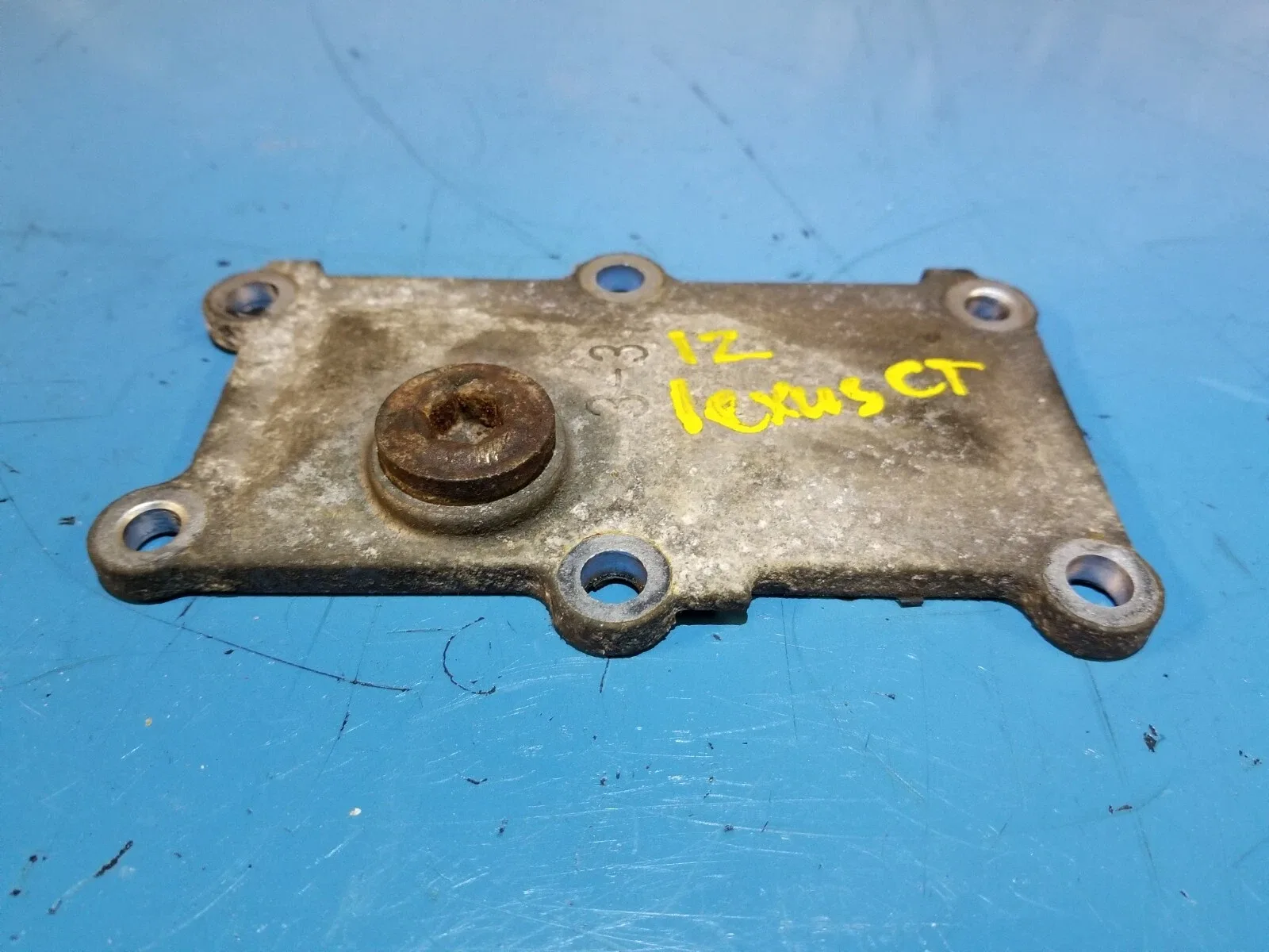 2012 Lexus Ct200h Transmission Oil Pan Bracket Neck  OEM image 2