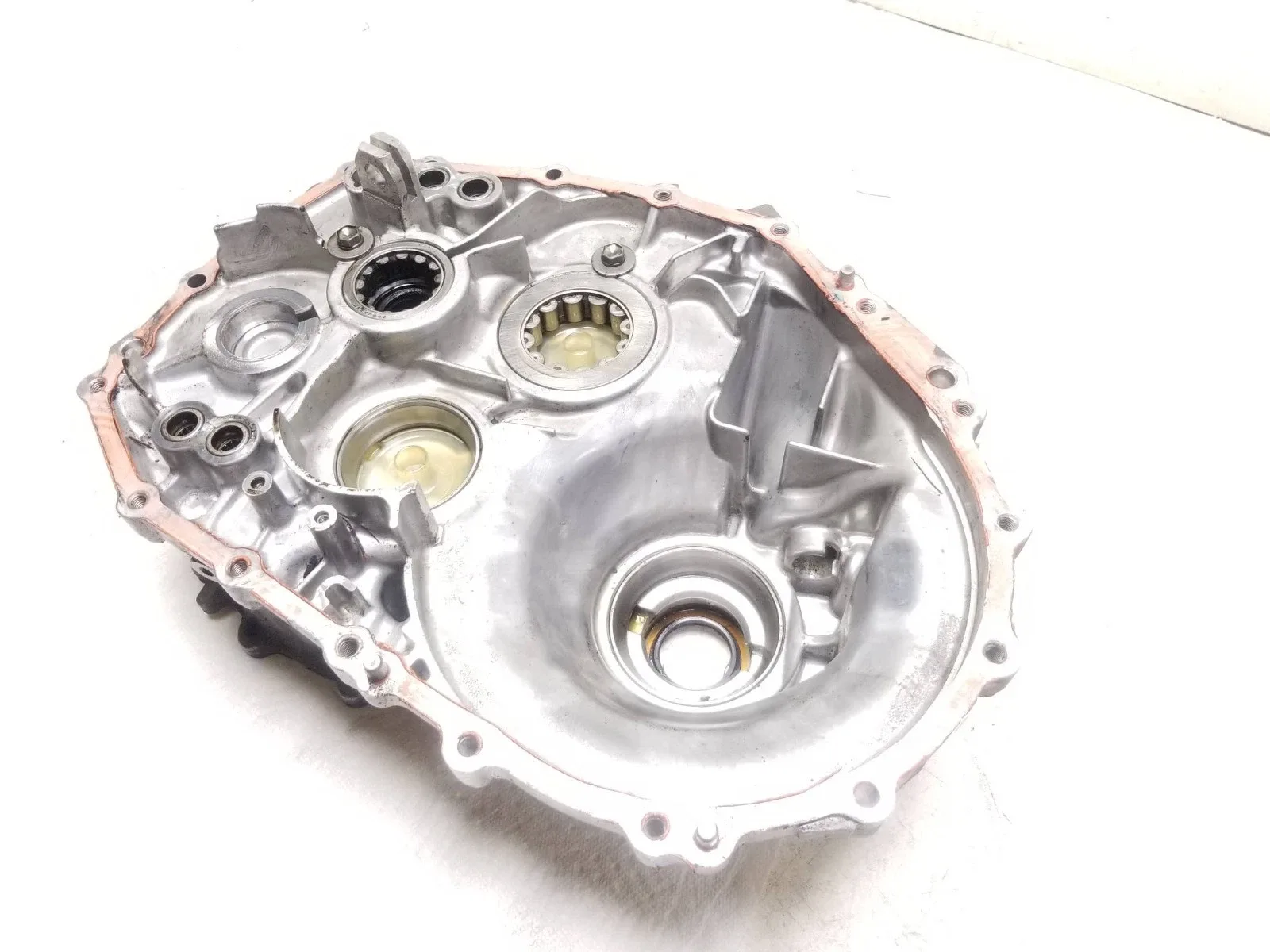 2014 - 2016 Kia Soul Automatic Transmission Bell Housing OEM image 3