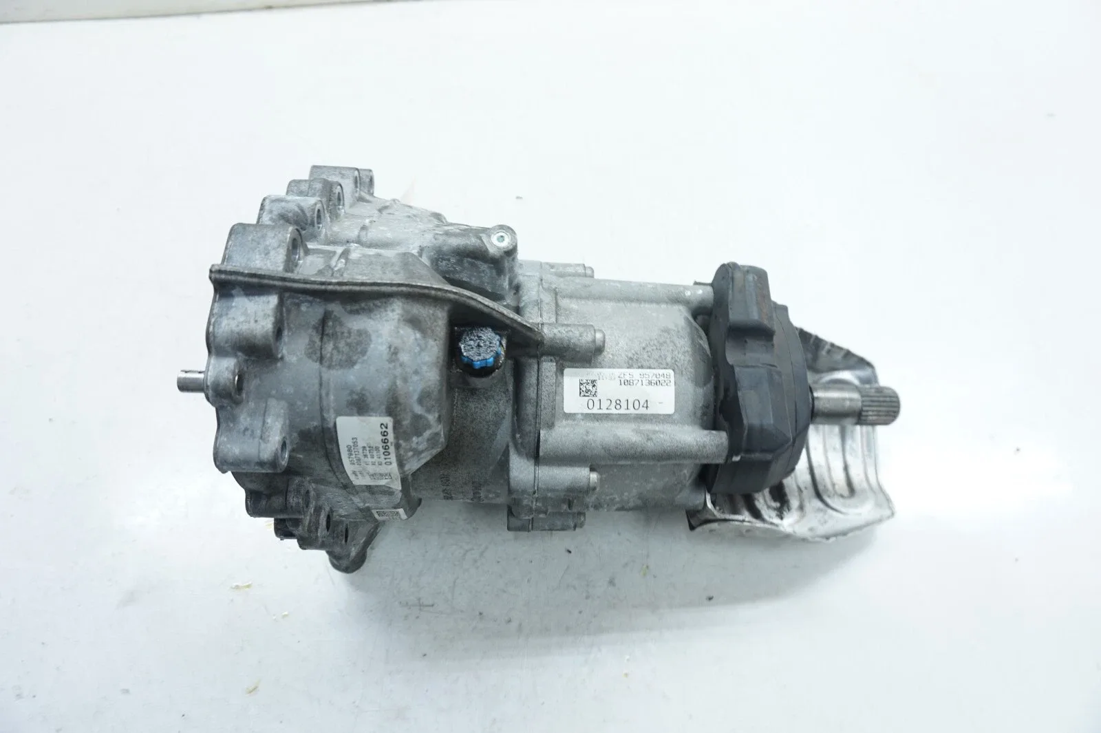 2013-2017 Audi Q5 OEM 3.0L Transfer Case Housing 0128104 image 4
