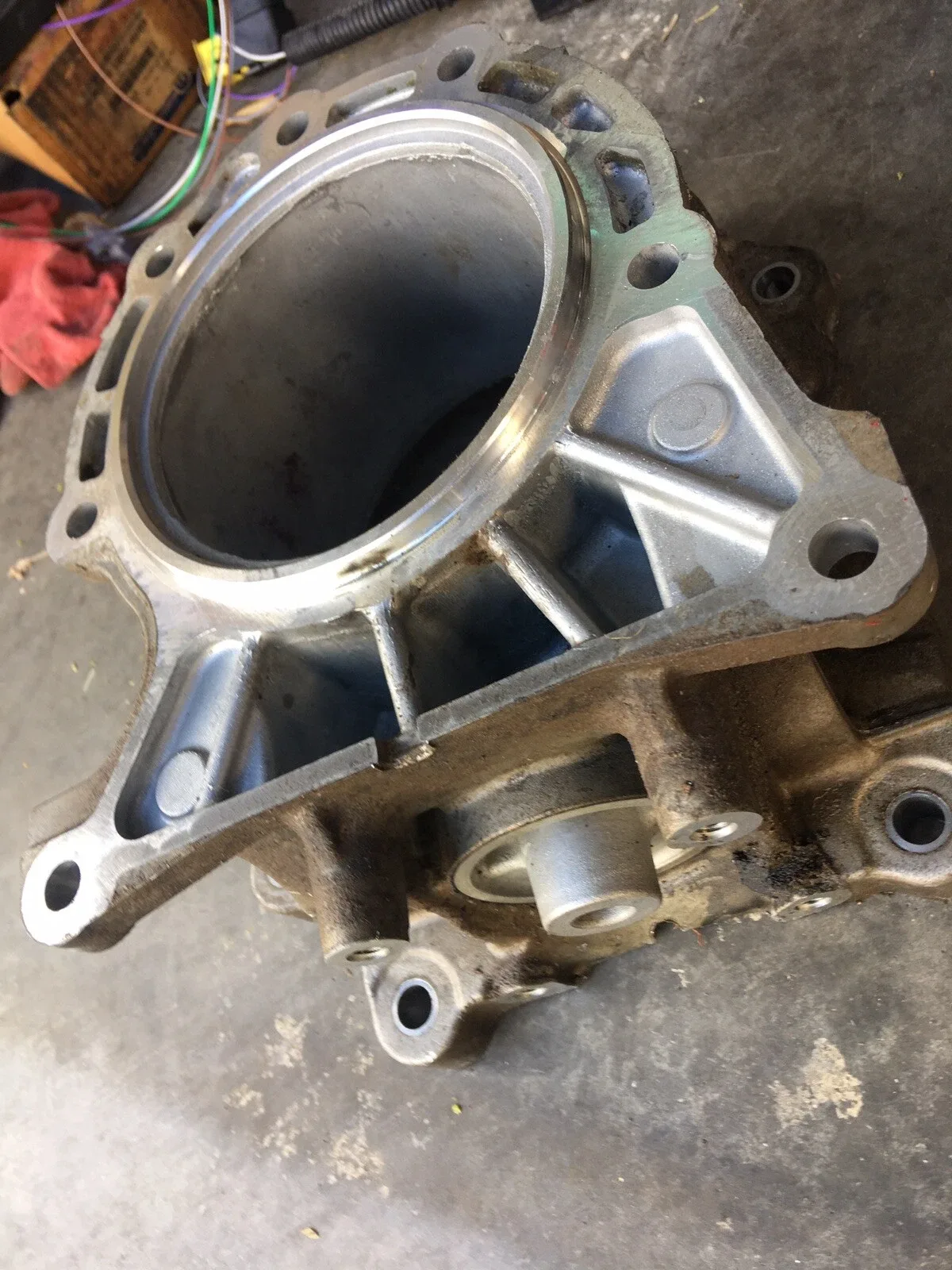 845re 4x4 Adapter Housing. 2017 Durango image 2