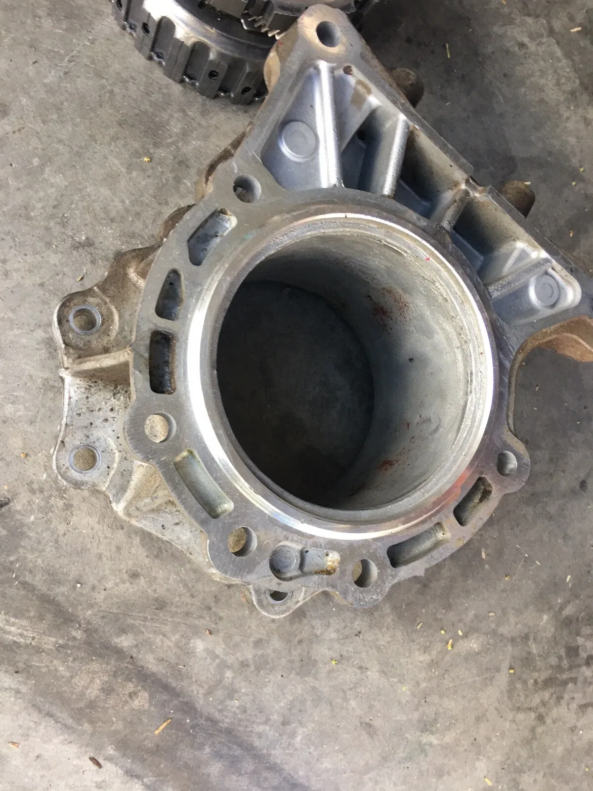 845re 4x4 Adapter Housing. 2017 Durango