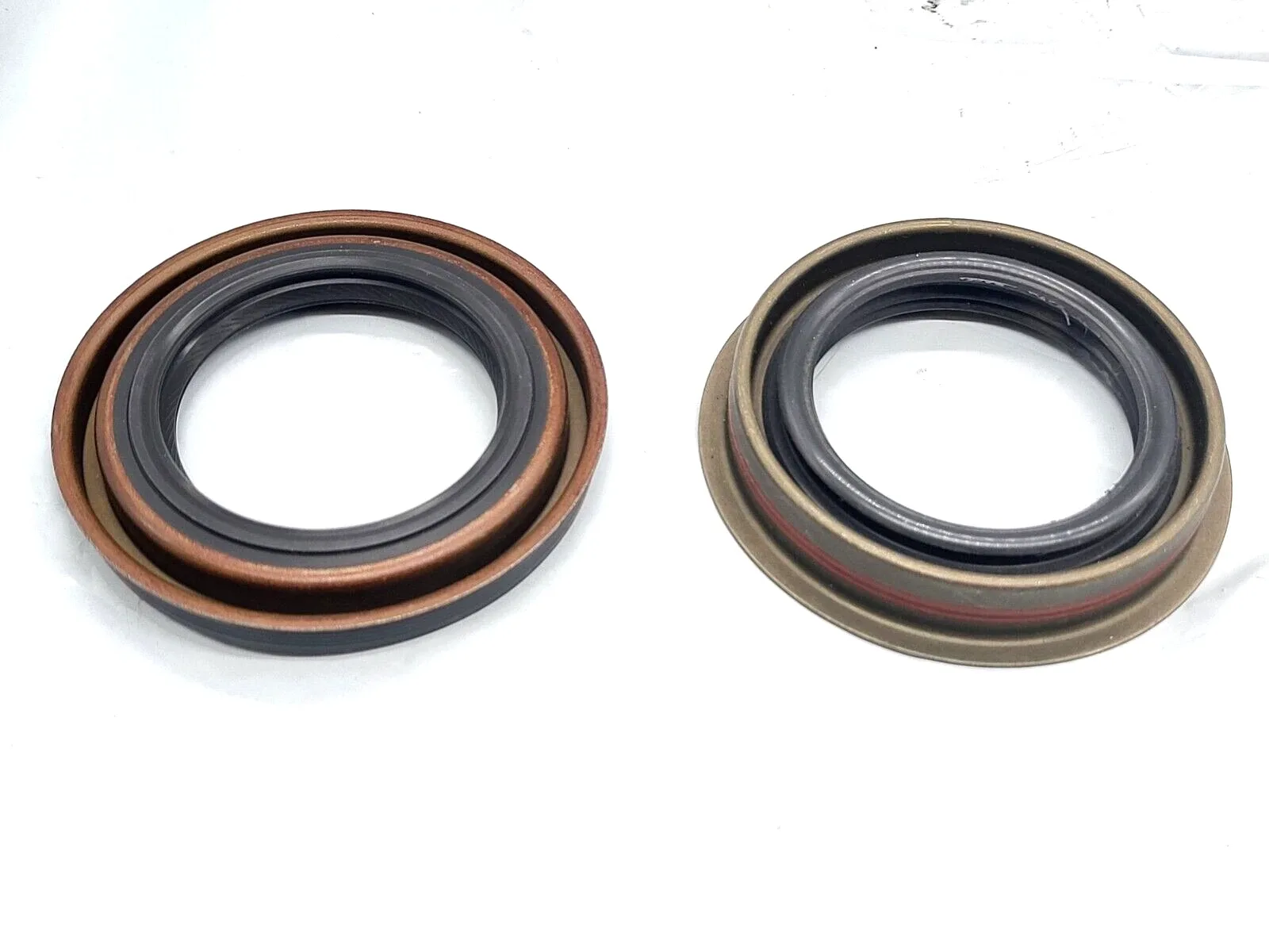 .For GM 6L90 transmission Front Pump  & Rear Extension Housing Seal image 2