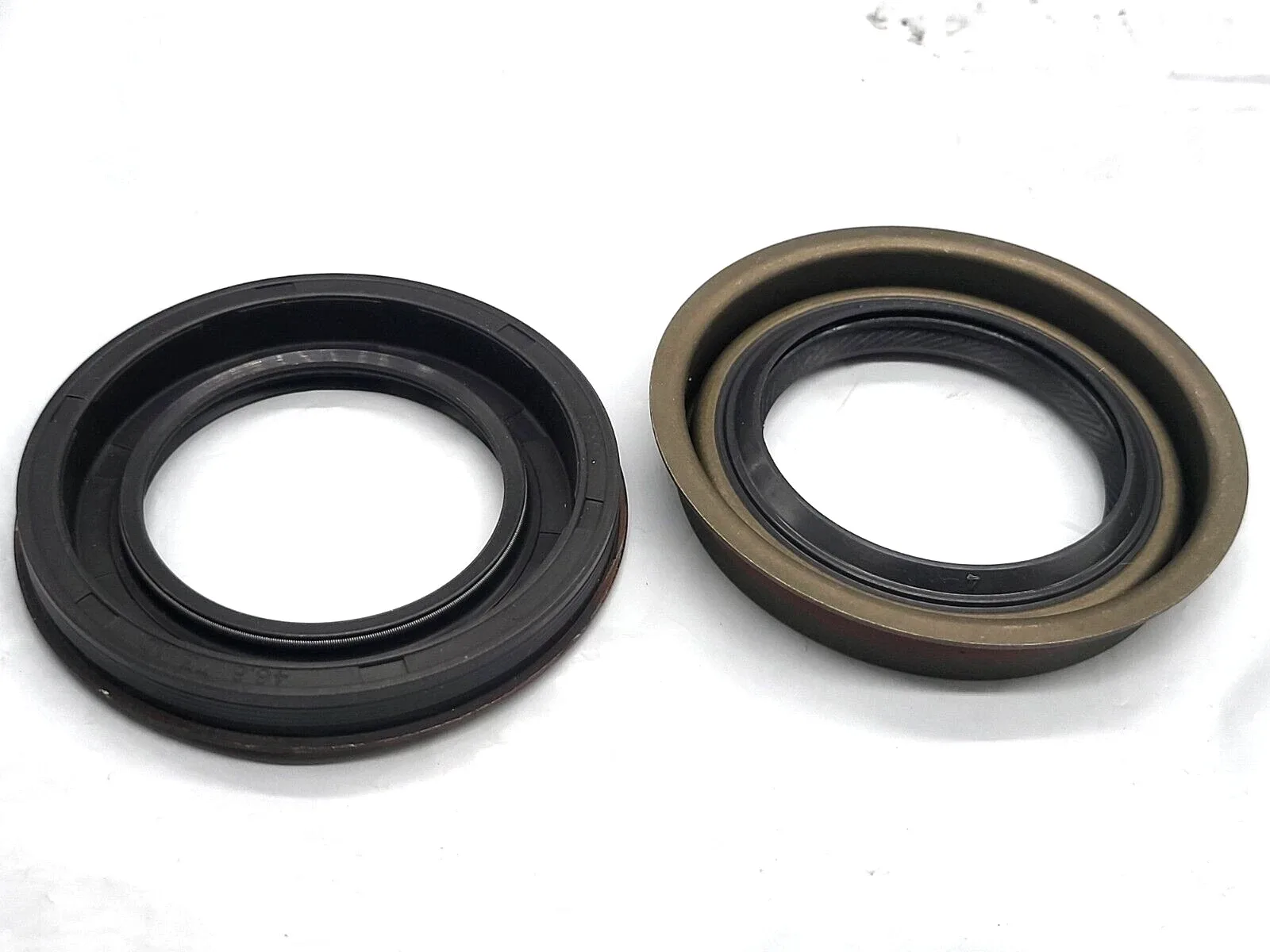 .For GM 6L90 transmission Front Pump  & Rear Extension Housing Seal image 3