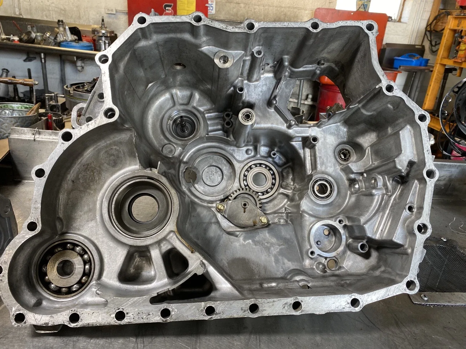 MDKA / BDKA Transmission Case Housing Acura MDX AWD image 3