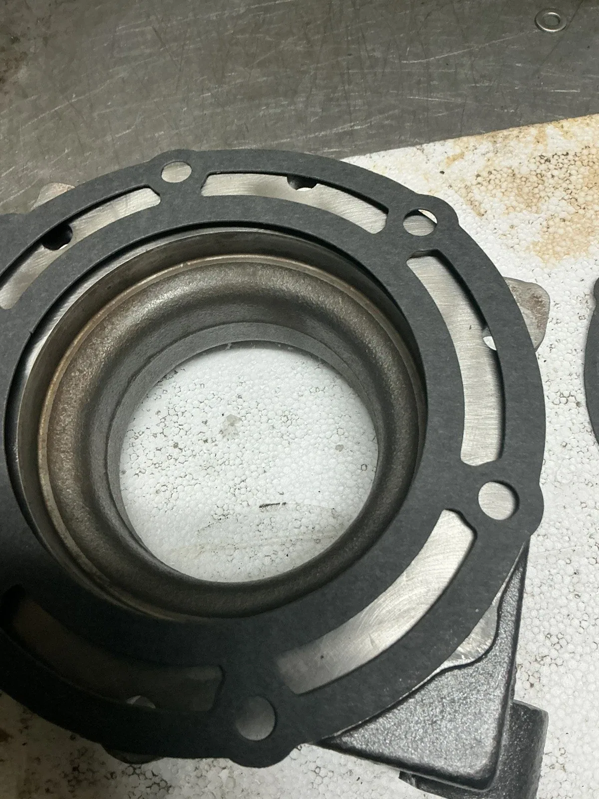 GM-CHEVROLET-GMC 4L80E EXTENSION / ADAPTER HOUSING, 4X4, 2 5/8" OAL, "15854927"