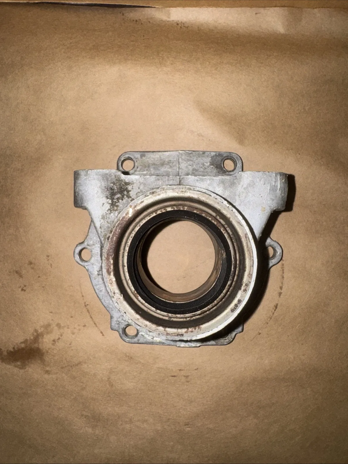 GM 400 4 Inch Tail Housing, Large Bushing And Seal image 2