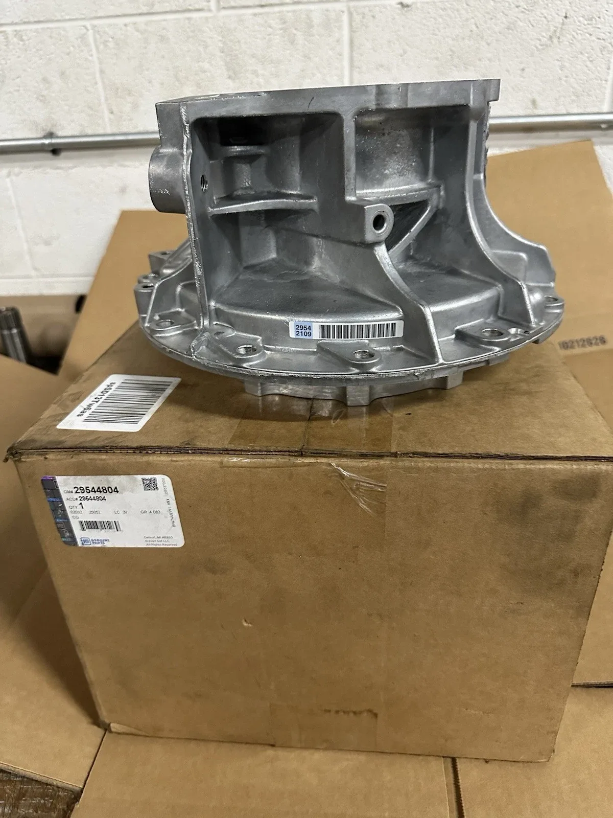29542109 , 29544804 LCT1000 2000 2400 NEW AC DELCO UPDATED ADAPTER HOUSING 4X4
