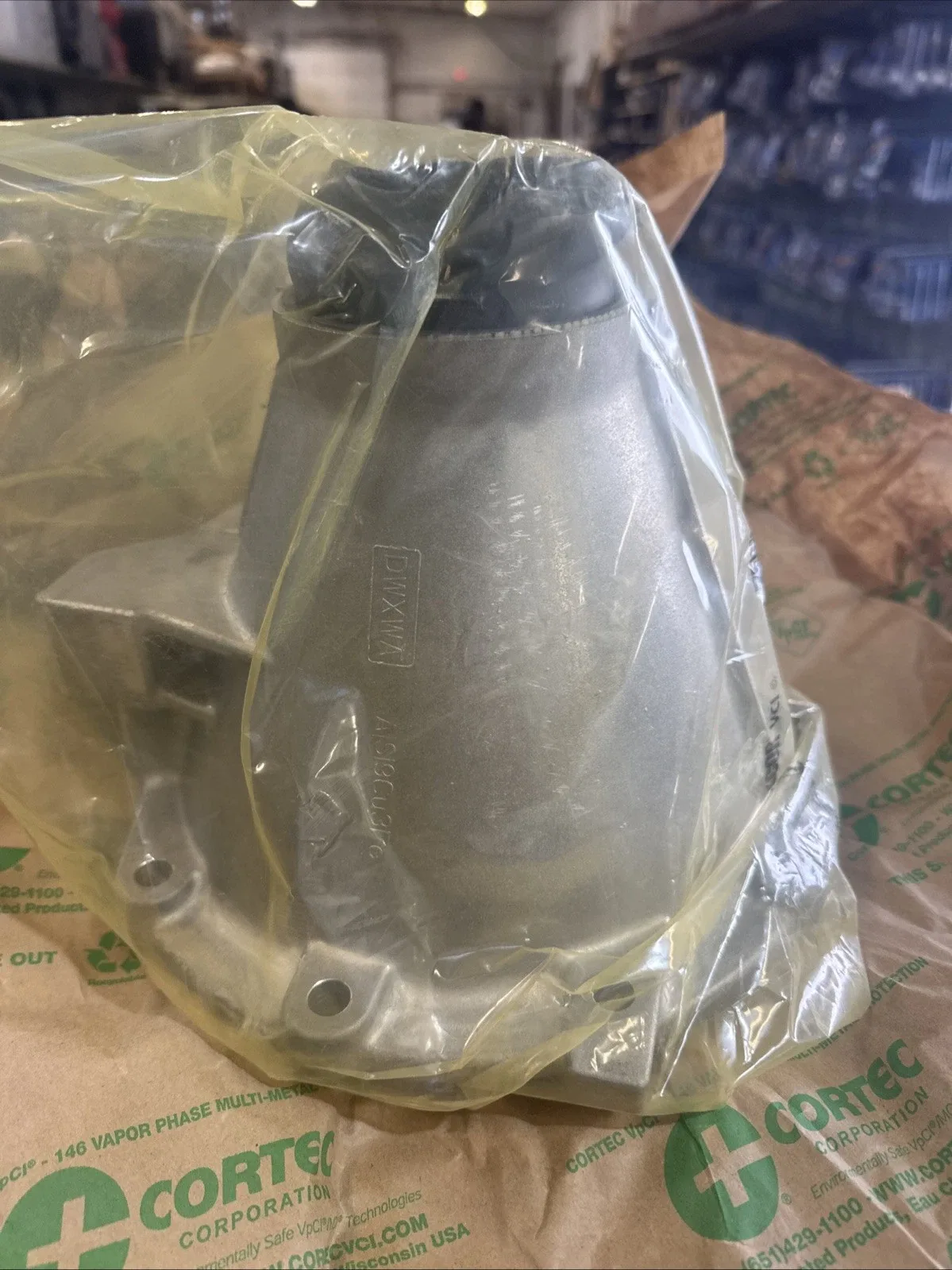 Genuine Ford BC3Z-7A039-B Transmission Extension Housing 2011-2016 Super Duty image 3
