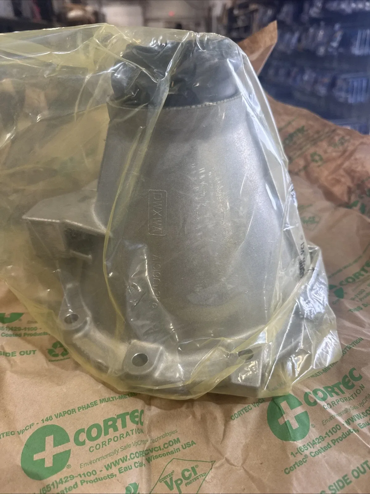 Genuine Ford BC3Z-7A039-B Transmission Extension Housing 2011-2016 Super Duty image 4
